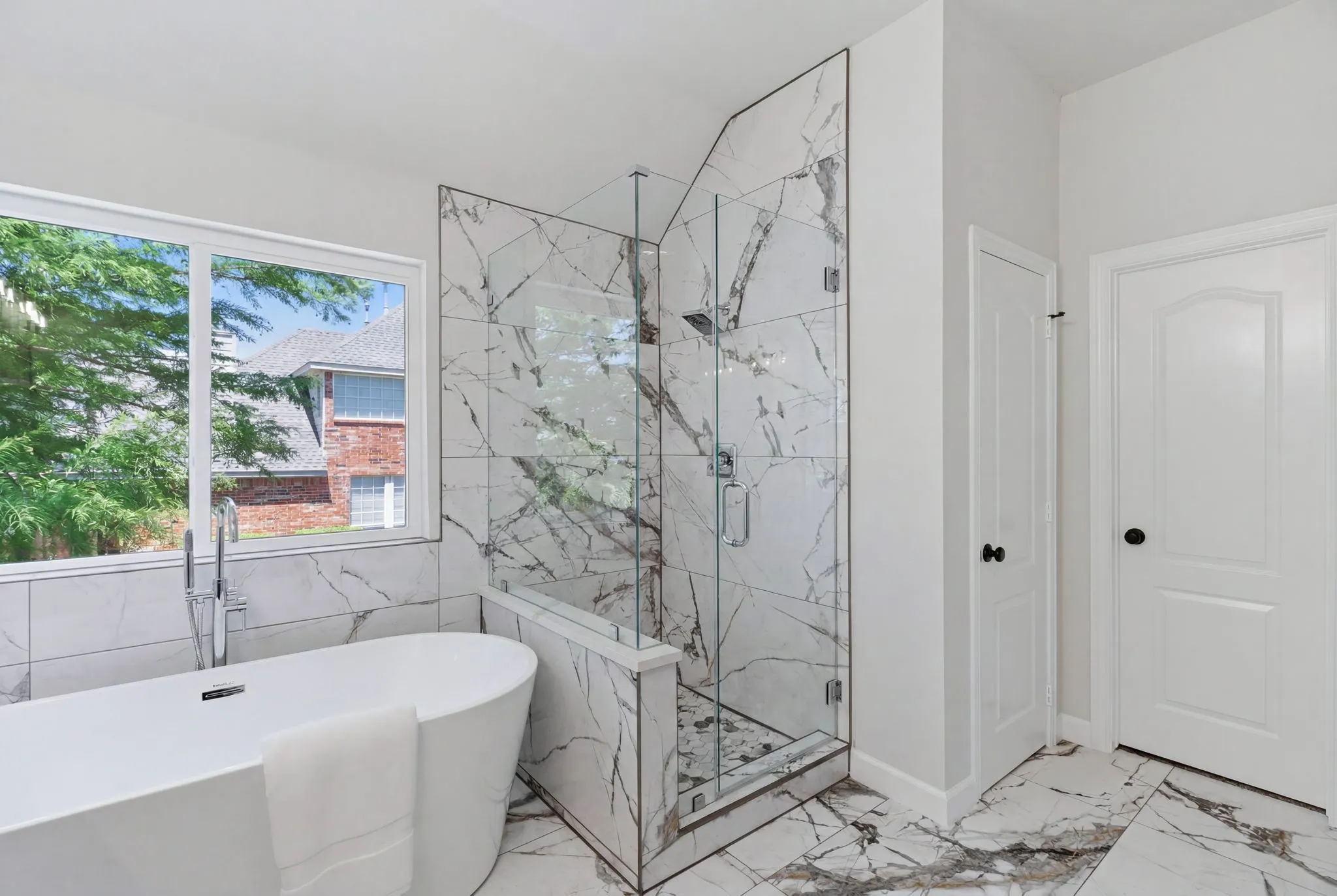 Single Family Residence For Sale in Collin County , 1123 Hampton Drive, Allen, Texas 75013, 5 Bedroom, 3 Bathroom, 2 Garage spaces, 3,513 Sqft, built in 1994, mls#21295404, Real Estate Agent in Allen, Homes For Sale in Collin county, Homes For Sale in Allen, Realtor in Allen Texas, Real Estate Brokerage Independent Realty Texas, Luminita Cordes Realtor