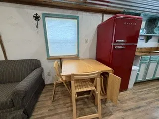 dropleaf table