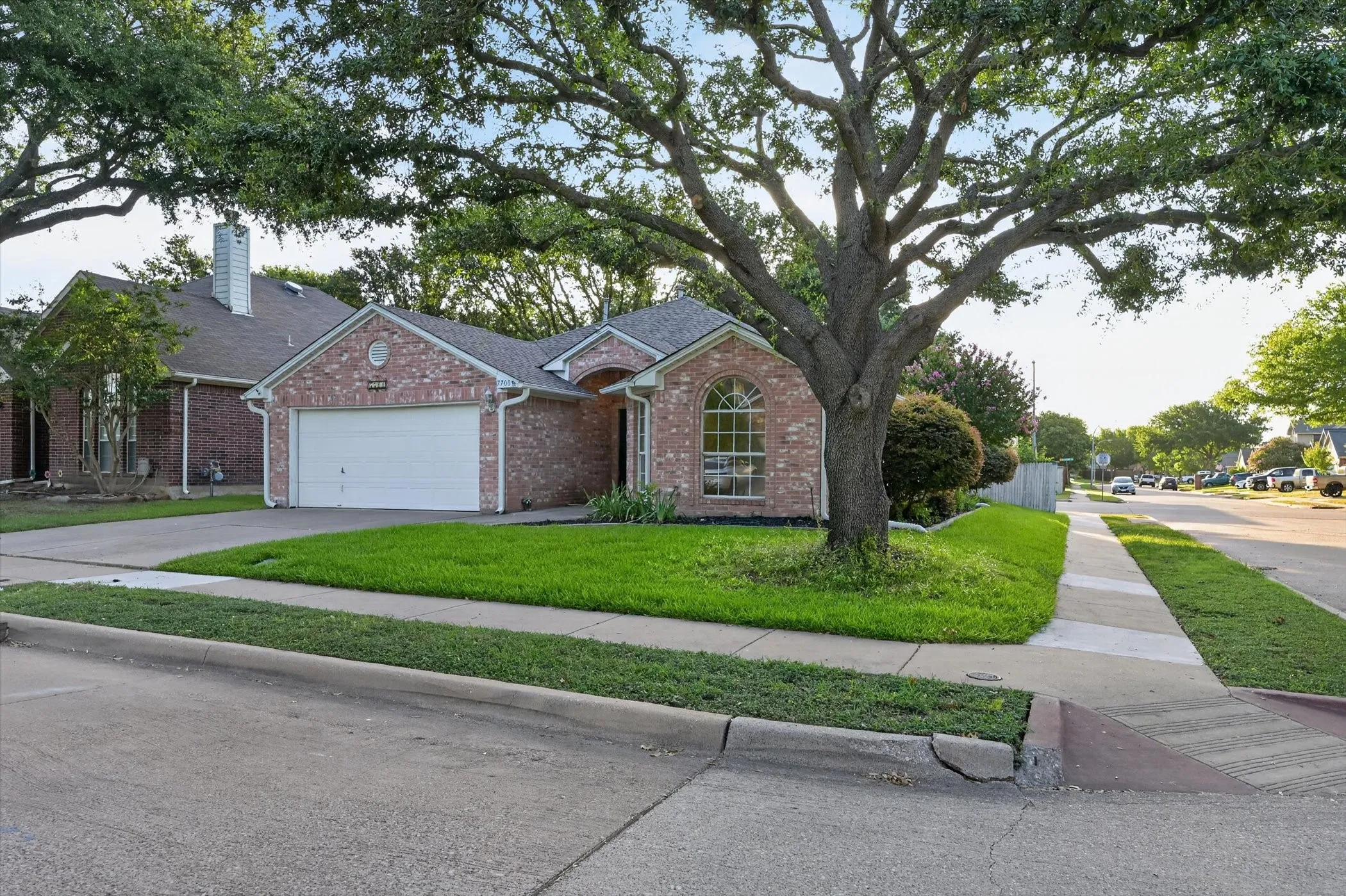 Single Family Residence For Sale in Tarrant County , 7700 Black Bear Court, Fort Worth, Texas 76137, 3 Bedroom, 2 Bathroom, 2 Garage spaces, 1,877 Sqft, built in 1994, mls#21305048, Real Estate Agent in Fort Worth, Homes For Sale in Tarrant county, Homes For Sale in Fort Worth, Realtor in Fort Worth Texas, Real Estate Brokerage Independent Realty Texas, Luminita Cordes Realtor