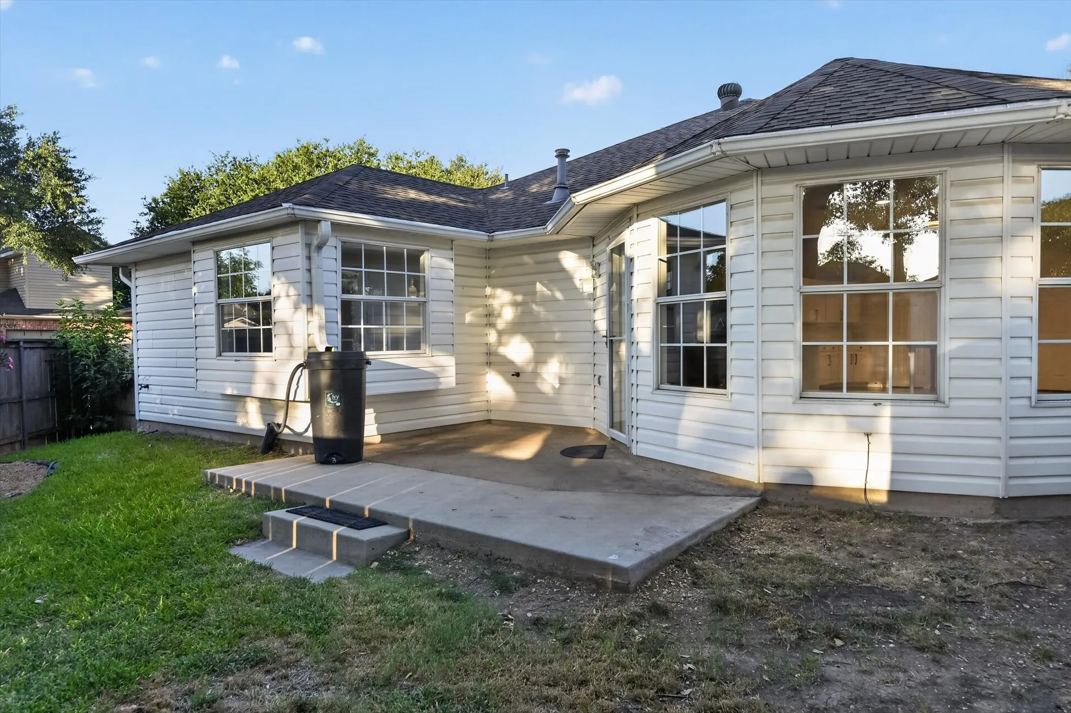 Single Family Residence For Sale in Tarrant County , 7700 Black Bear Court, Fort Worth, Texas 76137, 3 Bedroom, 2 Bathroom, 2 Garage spaces, 1,877 Sqft, built in 1994, mls#21305048, Real Estate Agent in Fort Worth, Homes For Sale in Tarrant county, Homes For Sale in Fort Worth, Realtor in Fort Worth Texas, Real Estate Brokerage Independent Realty Texas, Luminita Cordes Realtor