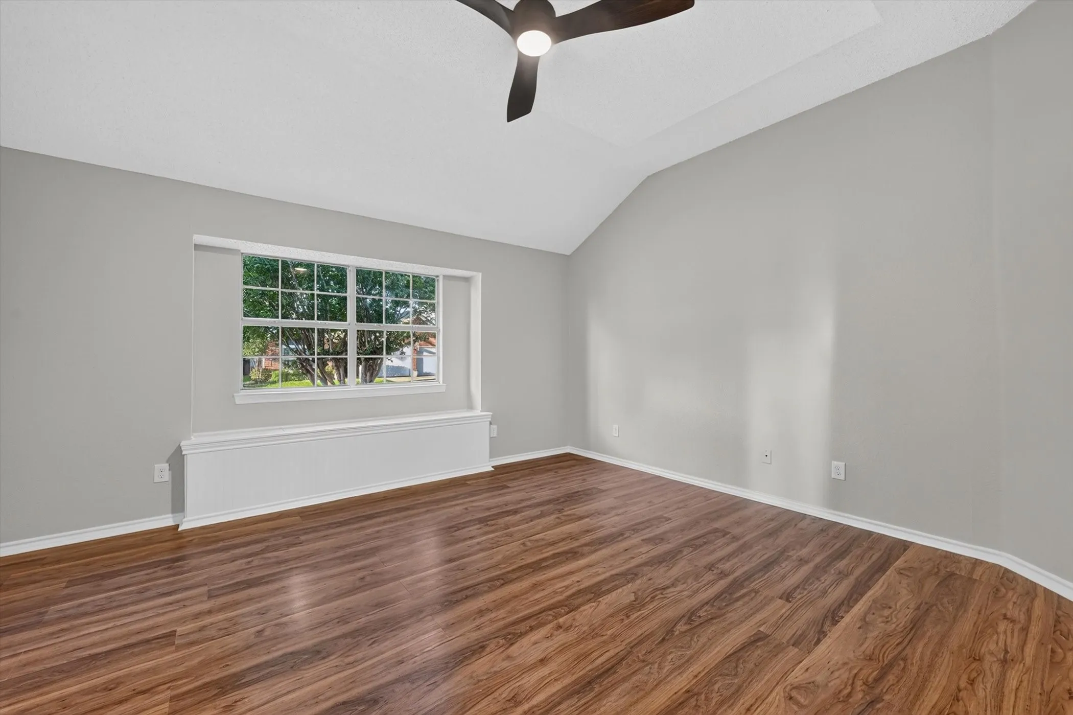 Single Family Residence For Sale in Tarrant County , 7700 Black Bear Court, Fort Worth, Texas 76137, 3 Bedroom, 2 Bathroom, 2 Garage spaces, 1,877 Sqft, built in 1994, mls#21305048, Real Estate Agent in Fort Worth, Homes For Sale in Tarrant county, Homes For Sale in Fort Worth, Realtor in Fort Worth Texas, Real Estate Brokerage Independent Realty Texas, Luminita Cordes Realtor