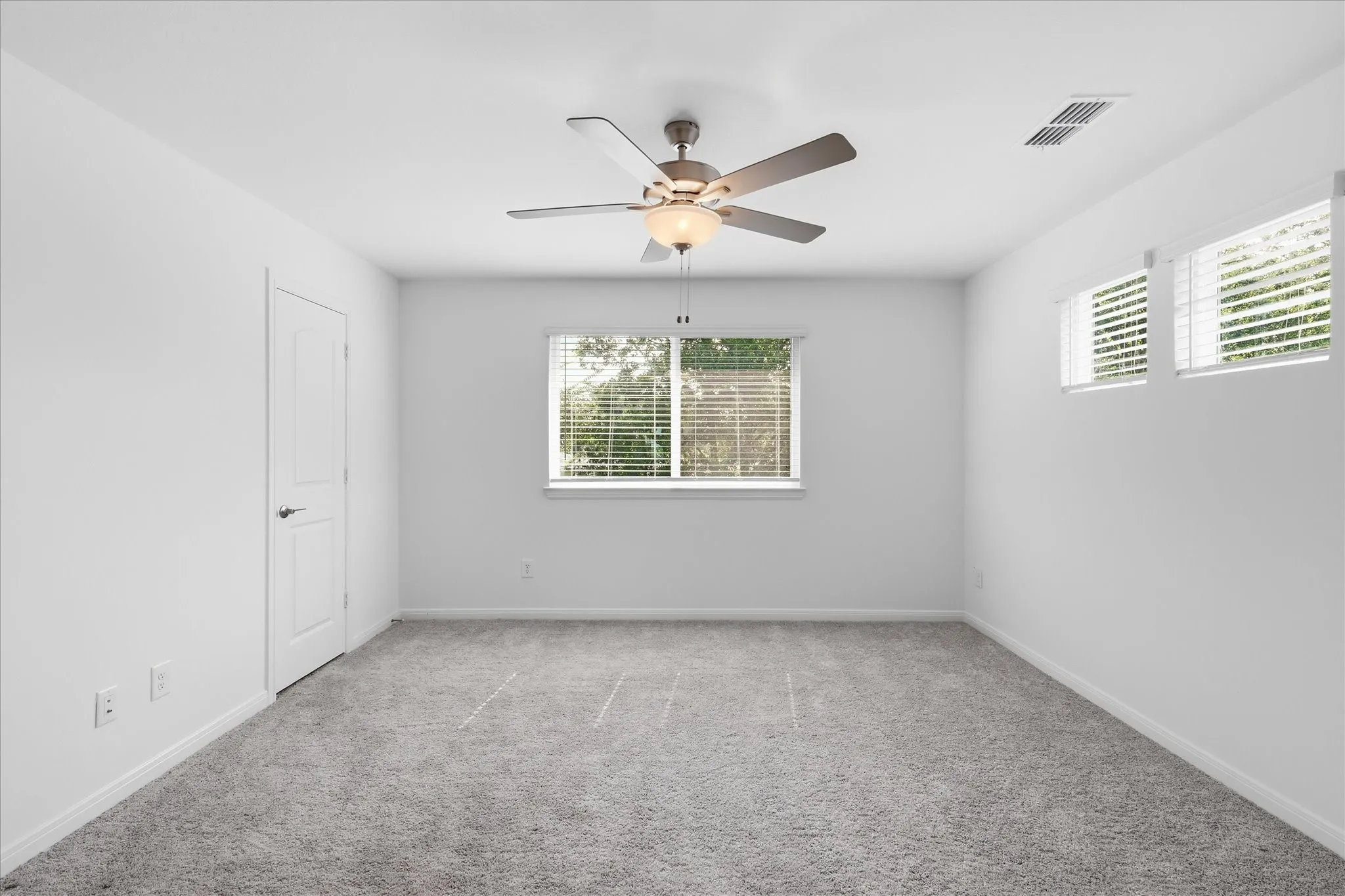 Townhouse For Rent in Collin County , 202 Griffith Drive 16, Princeton, Texas 75407, 3 Bedroom, 3 Bathroom, 1 Garage spaces, 1,552 Sqft, built in 2024, mls#21305033, Real Estate Agent in Princeton, Homes For Rent in Collin county, Homes For Rent in Princeton, Realtor in Princeton Texas, Real Estate Brokerage Independent Realty Texas, Luminita Cordes Realtor