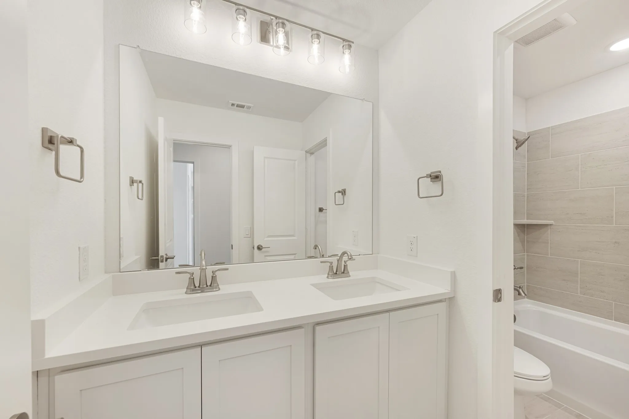Single Family Residence For Sale in Dallas County , 326 Chestnut Lane, Glenn Heights, Texas 75154, 4 Bedroom, 3 Bathroom, 2 Garage spaces, 2,760 Sqft, built in 2026, mls#21305083, Real Estate Agent in Glenn Heights, Homes For Sale in Dallas county, Homes For Sale in Glenn Heights, Realtor in Glenn Heights Texas, Real Estate Brokerage Independent Realty Texas, Luminita Cordes Realtor