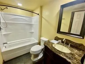 Apartment For Rent in Tarrant County , 625 Redbud Lane 14, Grapevine, Texas 76051, 2 Bedroom, 1 Bathroom, Garage spaces, 650 Sqft, built in 1966, mls#21273644, Real Estate Agent in Grapevine, Homes For Rent in Tarrant county, Homes For Rent in Grapevine, Realtor in Grapevine Texas, Real Estate Brokerage Independent Realty Texas, Luminita Cordes Realtor