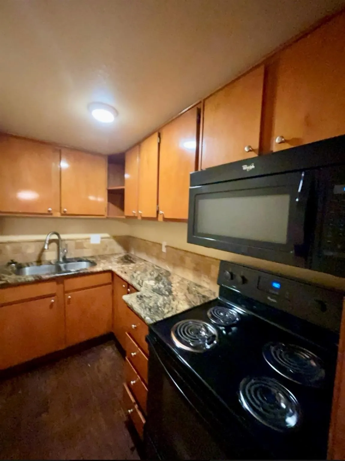 Apartment For Rent in Tarrant County , 625 Redbud Lane 14, Grapevine, Texas 76051, 2 Bedroom, 1 Bathroom, Garage spaces, 650 Sqft, built in 1966, mls#21273644, Real Estate Agent in Grapevine, Homes For Rent in Tarrant county, Homes For Rent in Grapevine, Realtor in Grapevine Texas, Real Estate Brokerage Independent Realty Texas, Luminita Cordes Realtor