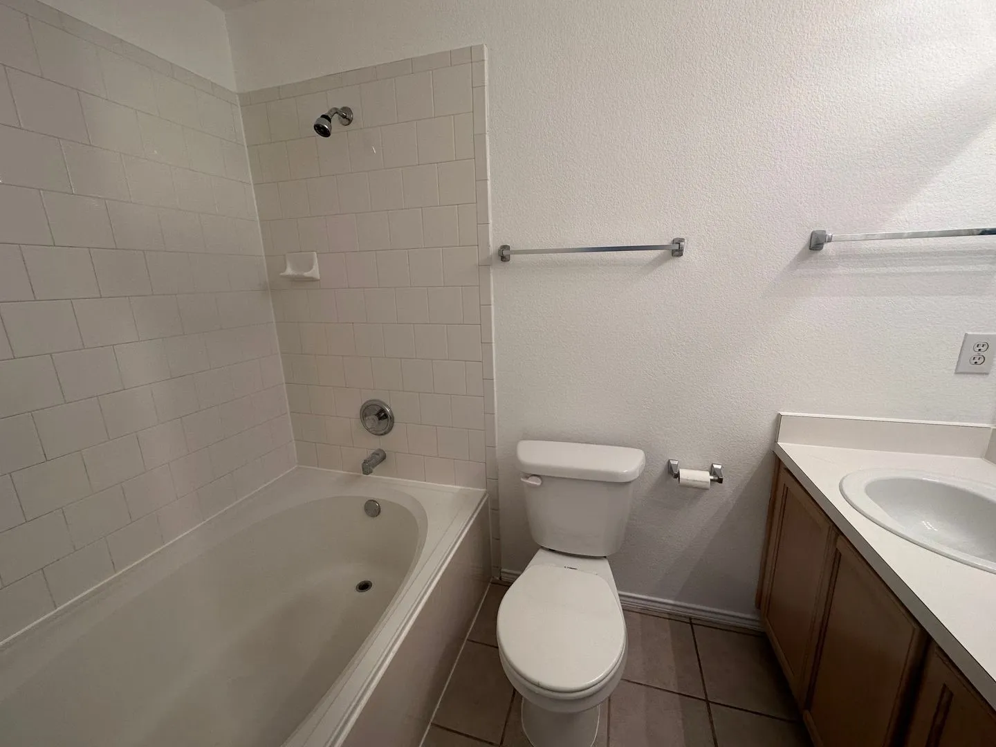 Single Family Residence For Rent in Tarrant County , 8255 Horse Whisper Lane, Fort Worth, Texas 76131, 3 Bedroom, 2 Bathroom, 2 Garage spaces, 1,566 Sqft, built in 2002, mls#21305071, Real Estate Agent in Fort Worth, Homes For Rent in Tarrant county, Homes For Rent in Fort Worth, Realtor in Fort Worth Texas, Real Estate Brokerage Independent Realty Texas, Luminita Cordes Realtor