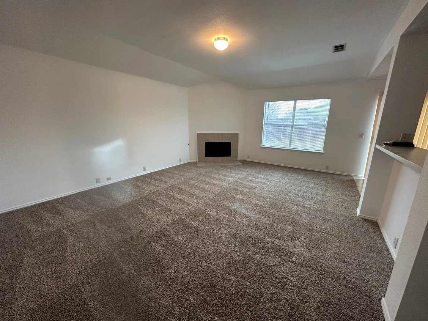 Single Family Residence For Rent in Tarrant County , 8255 Horse Whisper Lane, Fort Worth, Texas 76131, 3 Bedroom, 2 Bathroom, 2 Garage spaces, 1,566 Sqft, built in 2002, mls#21305071, Real Estate Agent in Fort Worth, Homes For Rent in Tarrant county, Homes For Rent in Fort Worth, Realtor in Fort Worth Texas, Real Estate Brokerage Independent Realty Texas, Luminita Cordes Realtor