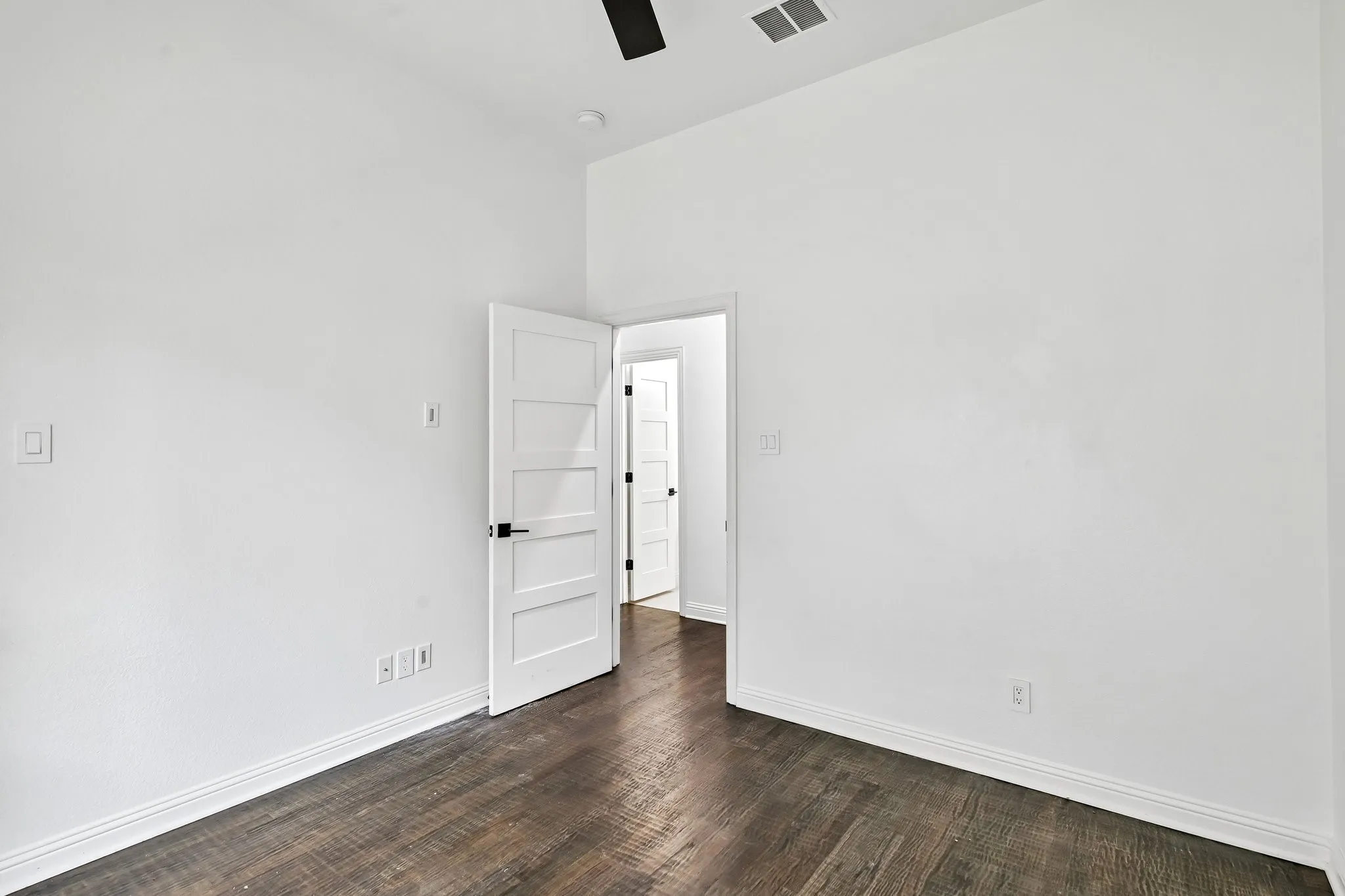 Single Family Residence For Sale in Rockwall County , 787 Deverson Drive, Rockwall, Texas 75087, 4 Bedroom, 2 Bathroom, 2 Garage spaces, 2,192 Sqft, built in 2013, mls#21304251, Real Estate Agent in Rockwall, Homes For Sale in Rockwall county, Homes For Sale in Rockwall, Realtor in Rockwall Texas, Real Estate Brokerage Independent Realty Texas, Luminita Cordes Realtor