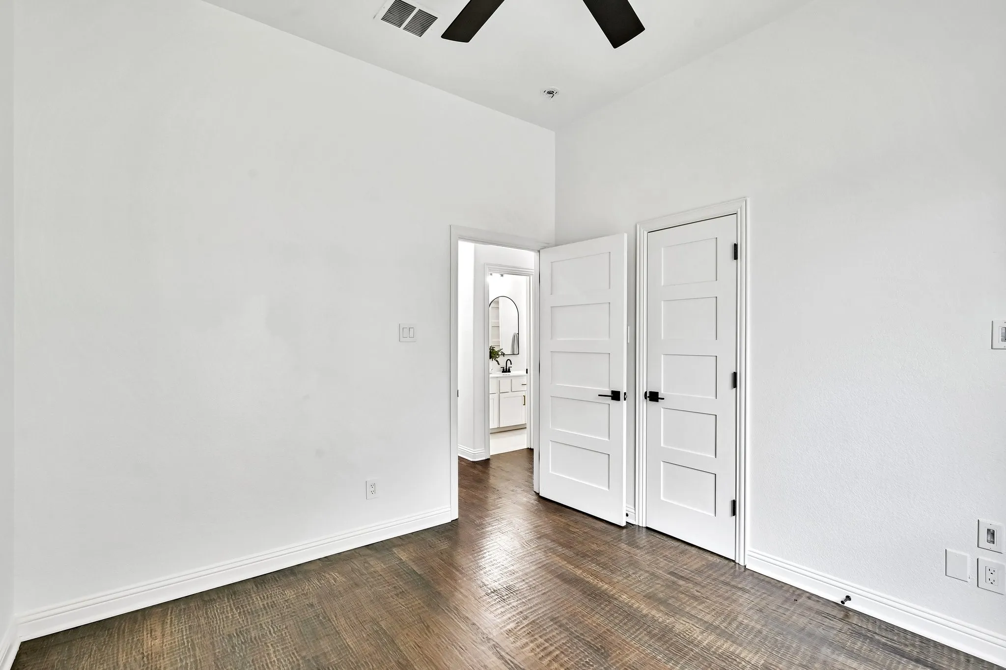 Single Family Residence For Sale in Rockwall County , 787 Deverson Drive, Rockwall, Texas 75087, 4 Bedroom, 2 Bathroom, 2 Garage spaces, 2,192 Sqft, built in 2013, mls#21304251, Real Estate Agent in Rockwall, Homes For Sale in Rockwall county, Homes For Sale in Rockwall, Realtor in Rockwall Texas, Real Estate Brokerage Independent Realty Texas, Luminita Cordes Realtor