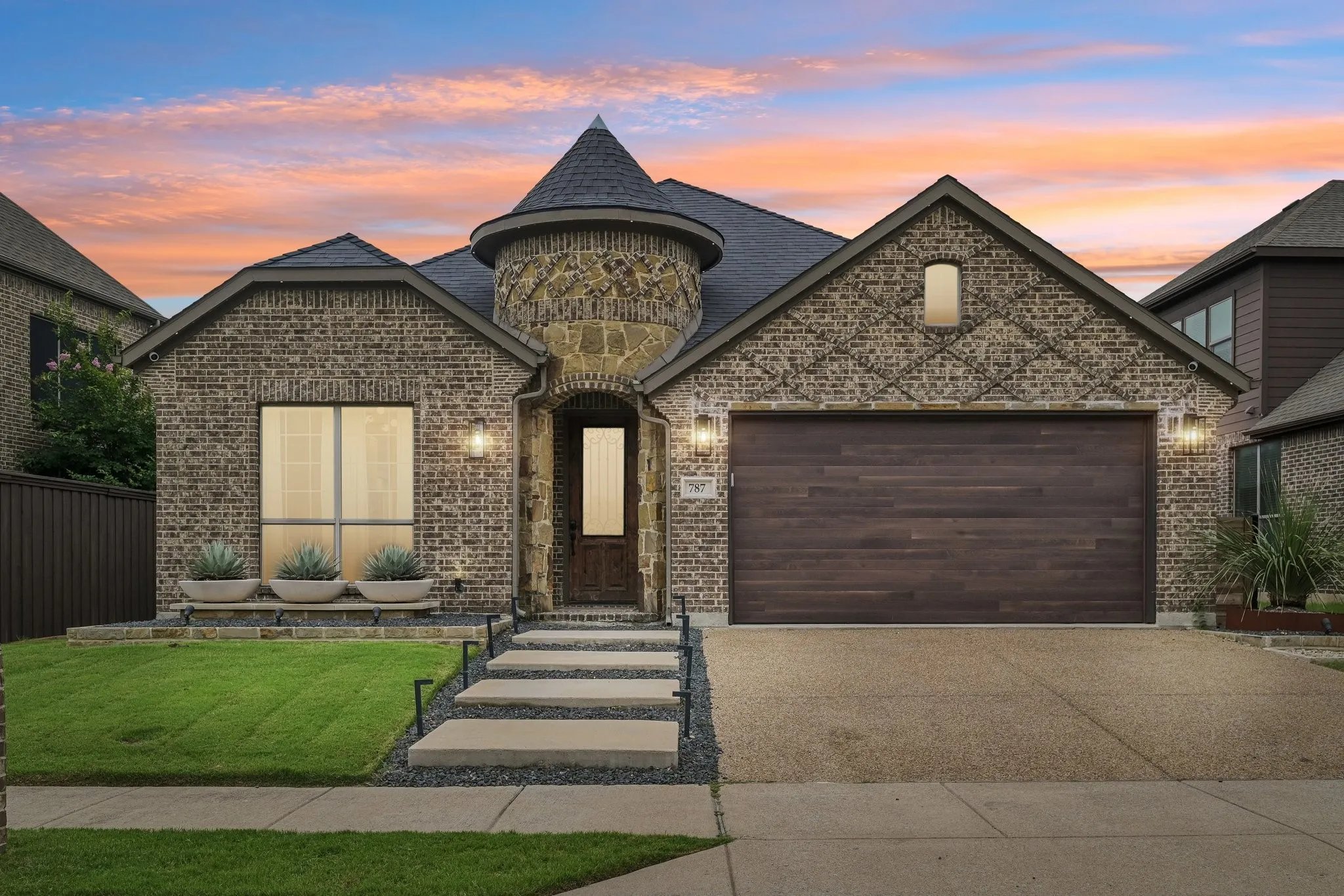 Single Family Residence For Sale in Rockwall County , 787 Deverson Drive, Rockwall, Texas 75087, 4 Bedroom, 2 Bathroom, 2 Garage spaces, 2,192 Sqft, built in 2013, mls#21304251, Real Estate Agent in Rockwall, Homes For Sale in Rockwall county, Homes For Sale in Rockwall, Realtor in Rockwall Texas, Real Estate Brokerage Independent Realty Texas, Luminita Cordes Realtor
