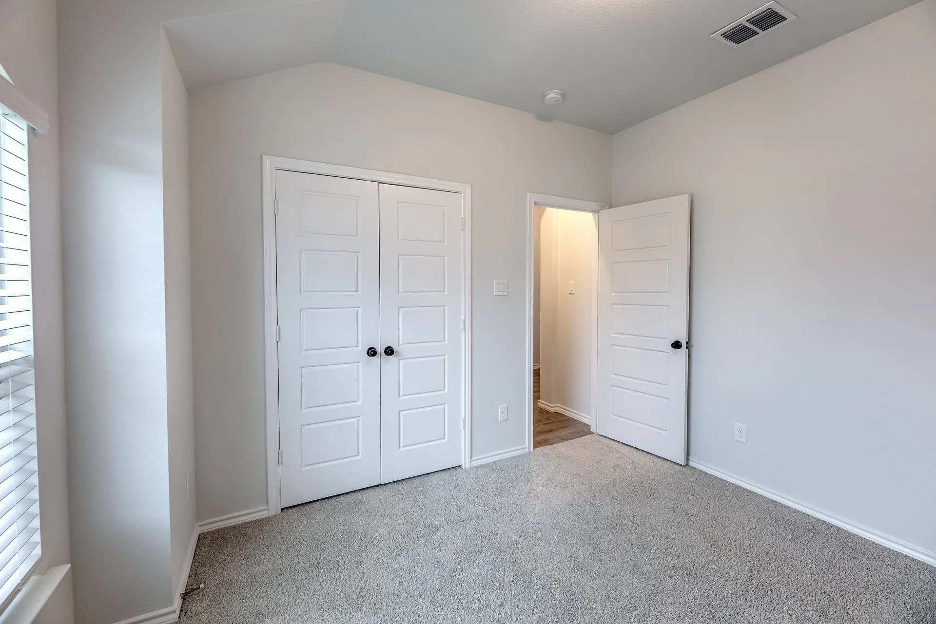 Single Family Residence For Rent in Denton County , 11436 Alpine Springs Drive, Aubrey, Texas 76227, 4 Bedrooms, 2 Bathrooms, 2 Garage spaces, 1,950 Sqft, built in 2022, Price $2,450, mls#21296756, Real Estate Agent in Aubrey, Homes For Rent in Denton county, Homes For Rent in Aubrey, Realtor in Aubrey Texas, Real Estate Brokerage Independent Realty Texas, Luminita Cordes Realtor