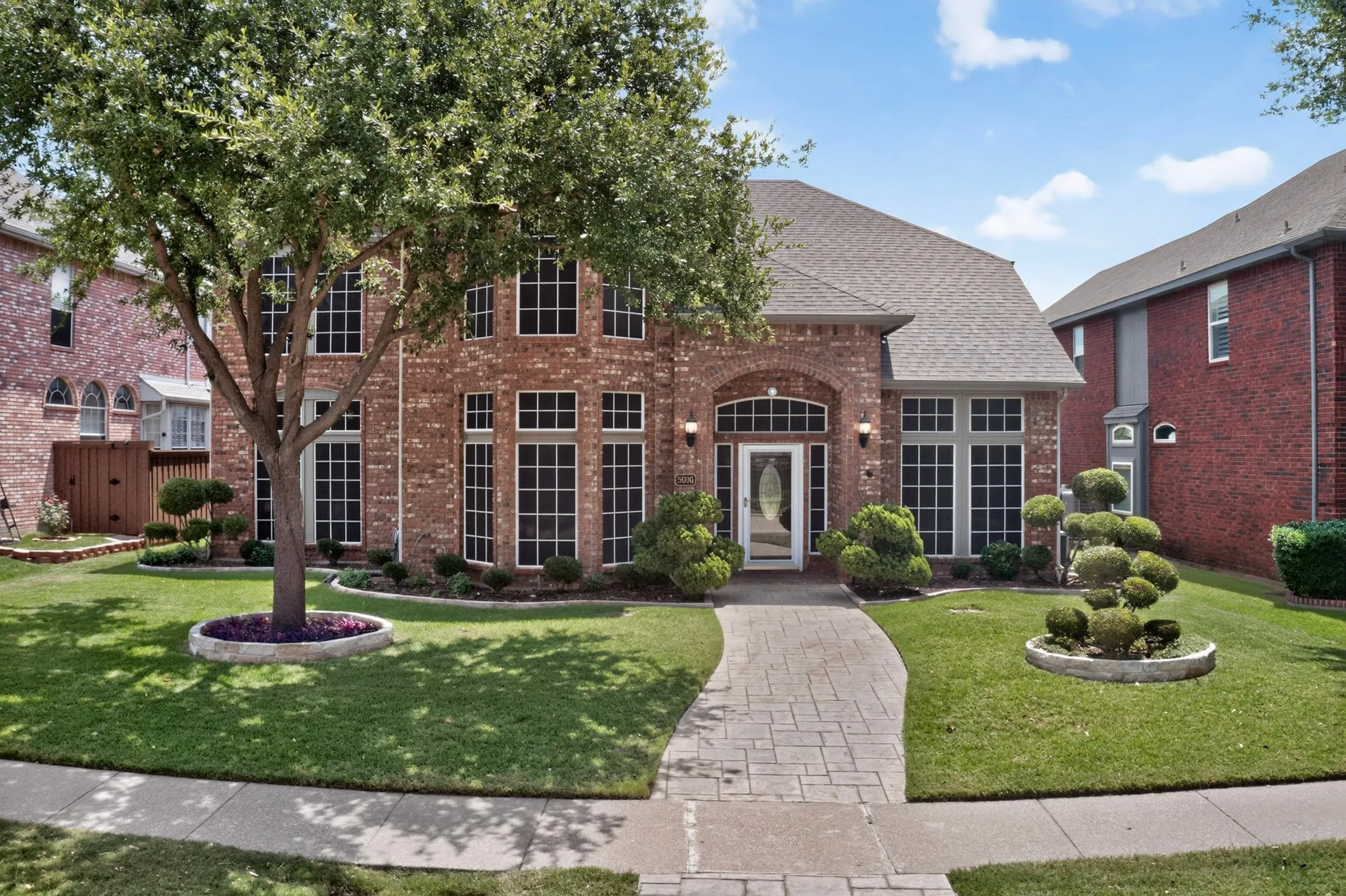 Single Family Residence For Sale in Denton County , 3606 Waynoka Drive, Carrollton, Texas 75007, 5 Bedroom, 3 Bathroom, 2 Garage spaces, 2,938 Sqft, built in 1992, mls#21304941, Real Estate Agent in Carrollton, Homes For Sale in Denton county, Homes For Sale in Carrollton, Realtor in Carrollton Texas, Real Estate Brokerage Independent Realty Texas, Luminita Cordes Realtor