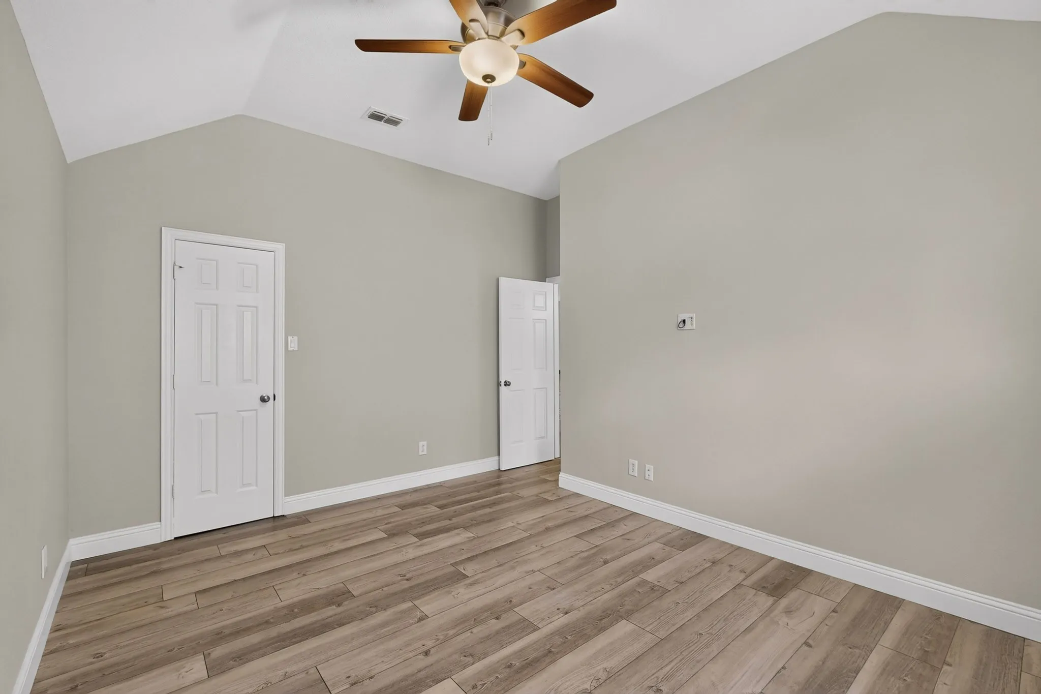 Single Family Residence For Sale in Denton County , 3606 Waynoka Drive, Carrollton, Texas 75007, 5 Bedroom, 3 Bathroom, 2 Garage spaces, 2,938 Sqft, built in 1992, mls#21304941, Real Estate Agent in Carrollton, Homes For Sale in Denton county, Homes For Sale in Carrollton, Realtor in Carrollton Texas, Real Estate Brokerage Independent Realty Texas, Luminita Cordes Realtor