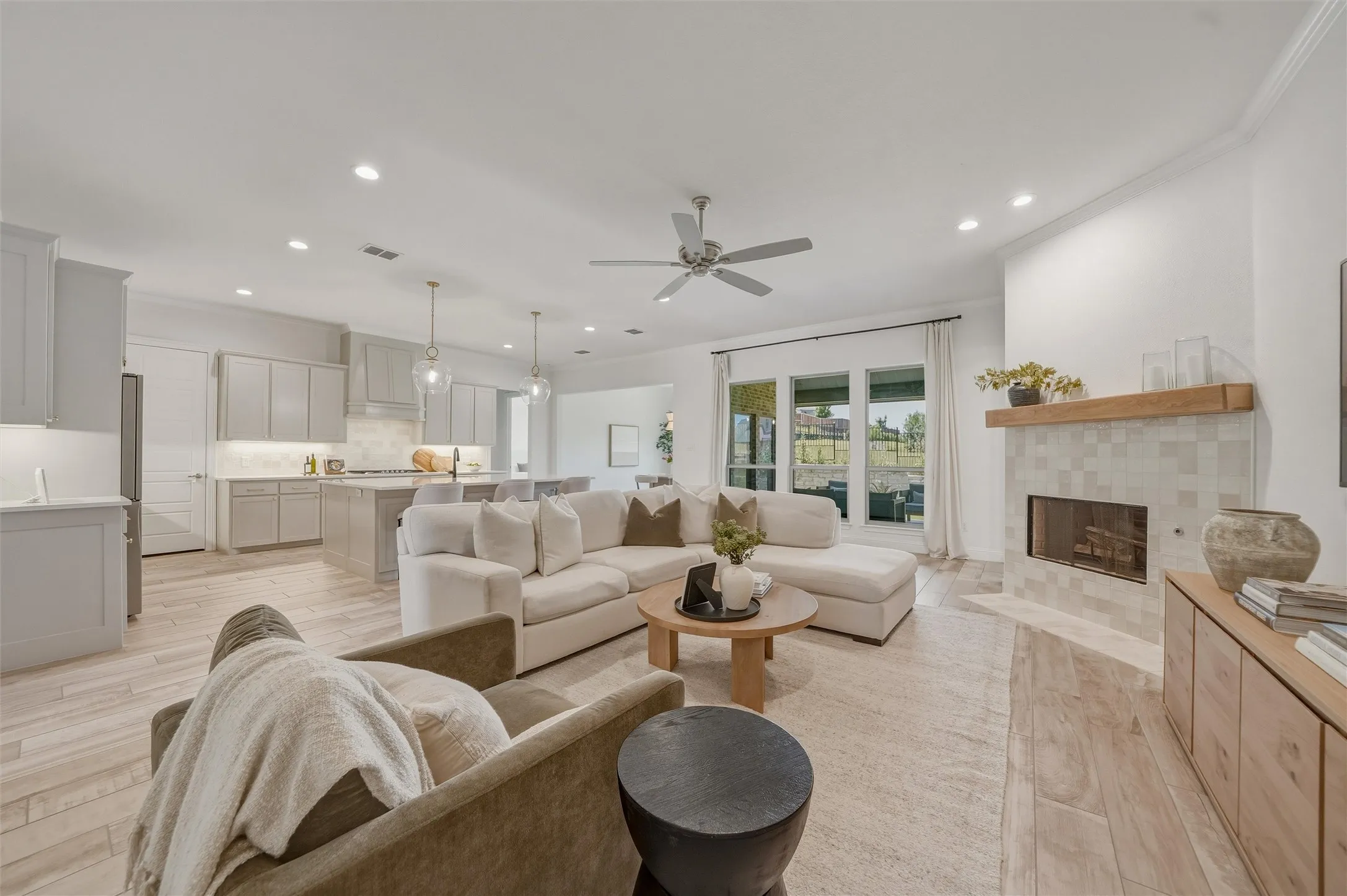 Single Family Residence For Sale in Tarrant County , 8110 Spanish Hills Drive, Benbrook, Texas 76126, 5 Bedroom, 3 Bathroom, 2 Garage spaces, 2,764 Sqft, built in 2024, mls#21302032, Real Estate Agent in Benbrook, Homes For Sale in Tarrant county, Homes For Sale in Benbrook, Realtor in Benbrook Texas, Real Estate Brokerage Independent Realty Texas, Luminita Cordes Realtor
