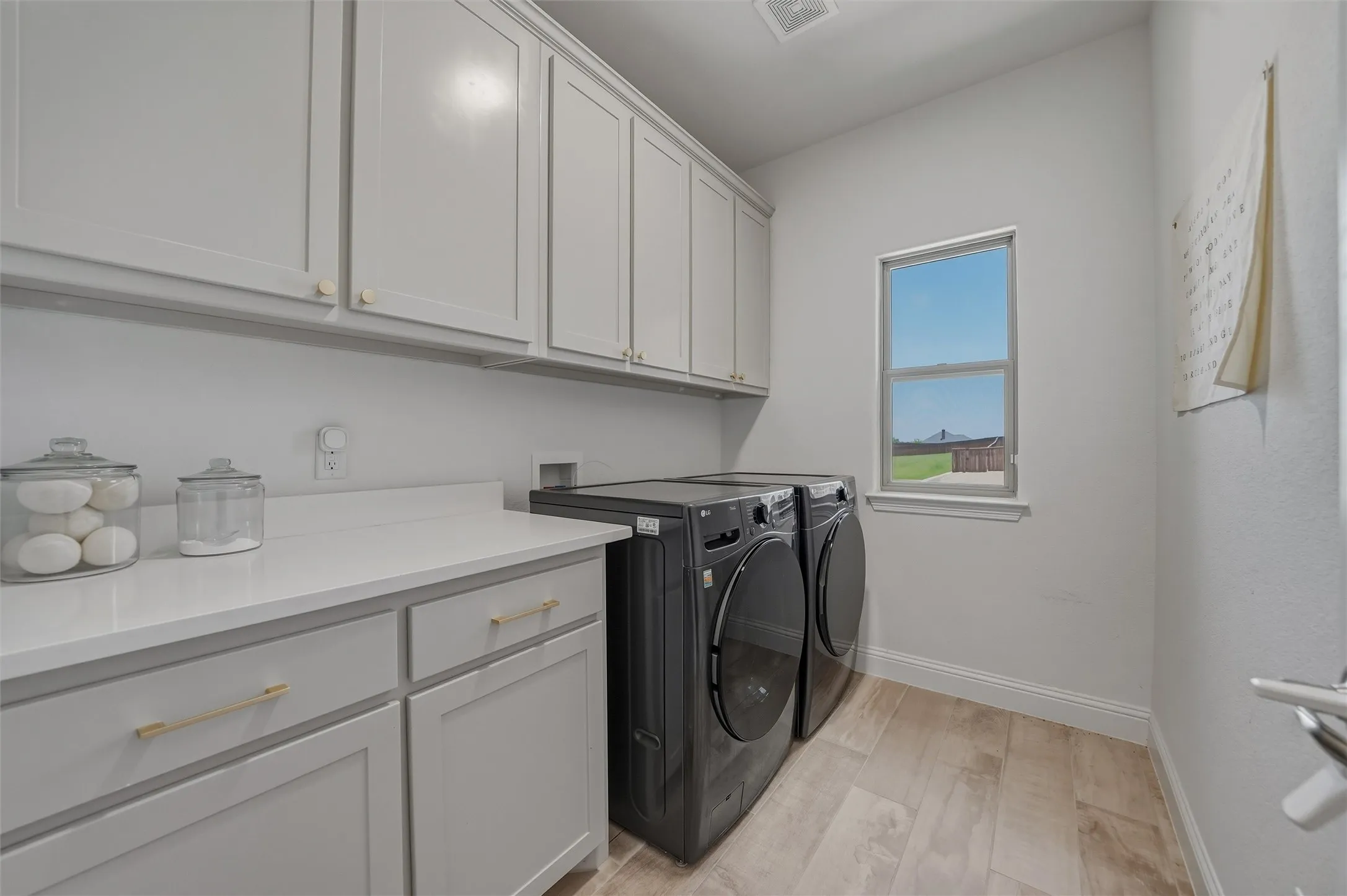 Single Family Residence For Sale in Tarrant County , 8110 Spanish Hills Drive, Benbrook, Texas 76126, 5 Bedroom, 3 Bathroom, 2 Garage spaces, 2,764 Sqft, built in 2024, mls#21302032, Real Estate Agent in Benbrook, Homes For Sale in Tarrant county, Homes For Sale in Benbrook, Realtor in Benbrook Texas, Real Estate Brokerage Independent Realty Texas, Luminita Cordes Realtor
