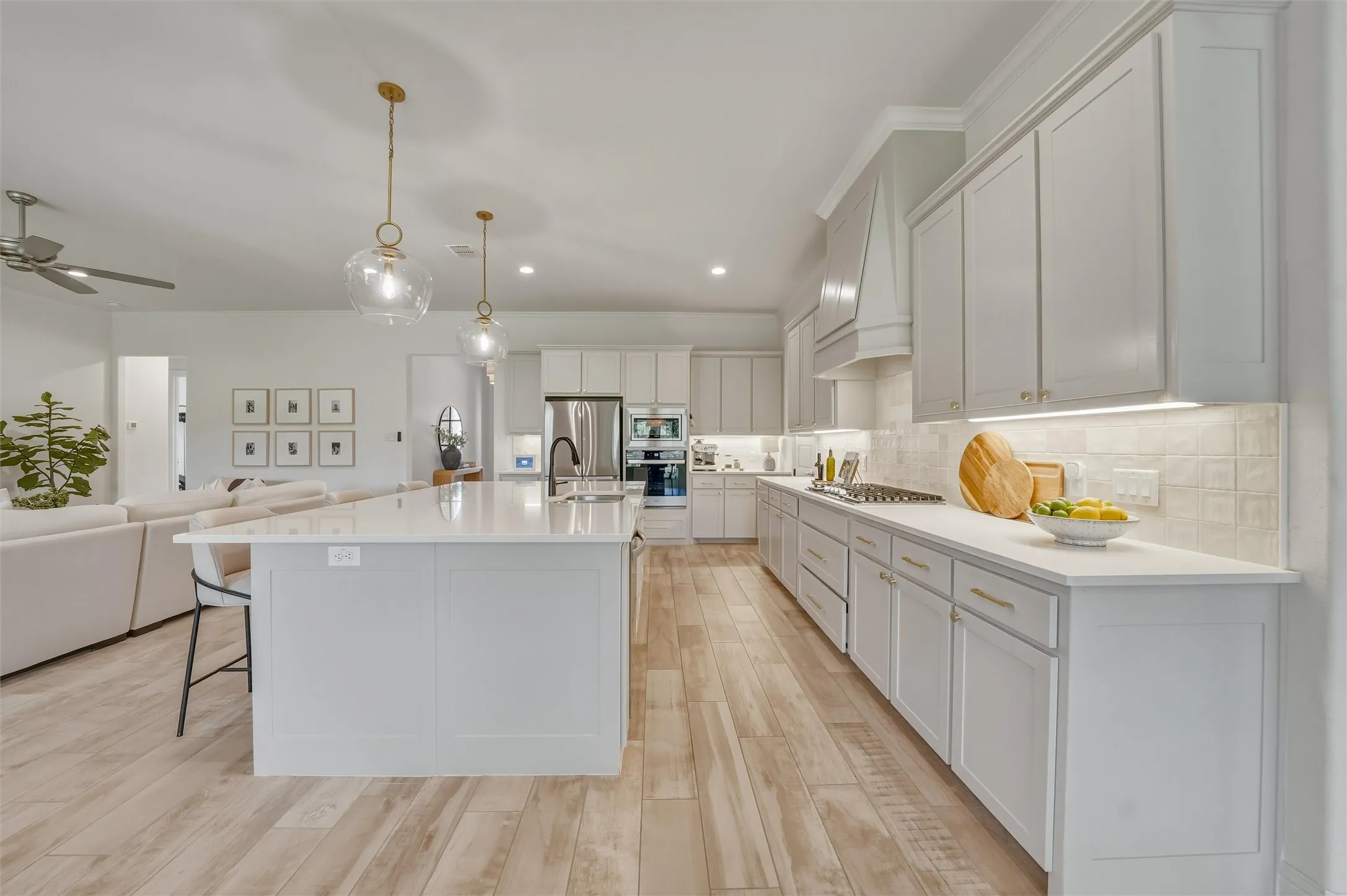 Single Family Residence For Sale in Tarrant County , 8110 Spanish Hills Drive, Benbrook, Texas 76126, 5 Bedroom, 3 Bathroom, 2 Garage spaces, 2,764 Sqft, built in 2024, mls#21302032, Real Estate Agent in Benbrook, Homes For Sale in Tarrant county, Homes For Sale in Benbrook, Realtor in Benbrook Texas, Real Estate Brokerage Independent Realty Texas, Luminita Cordes Realtor