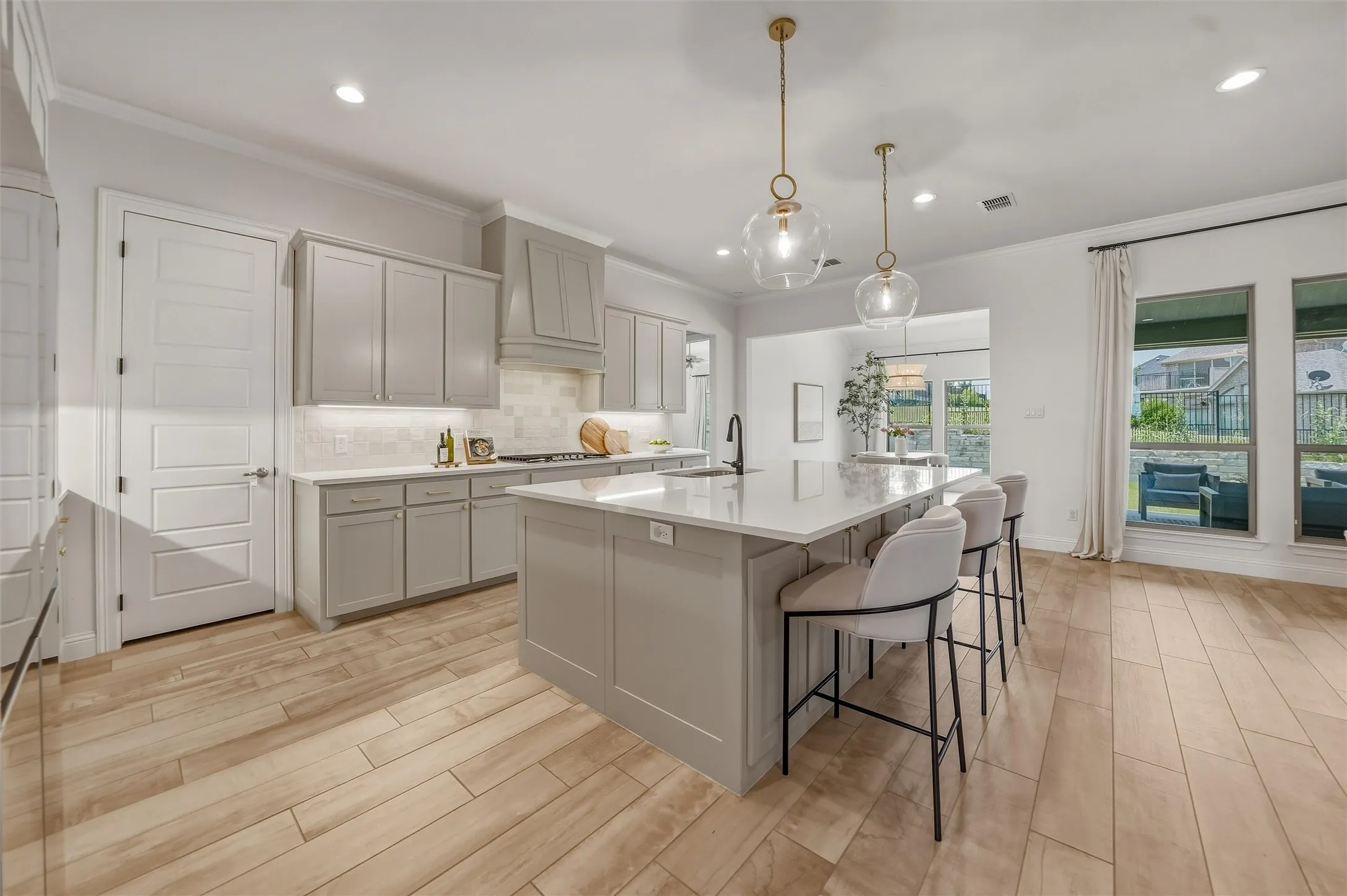Single Family Residence For Sale in Tarrant County , 8110 Spanish Hills Drive, Benbrook, Texas 76126, 5 Bedroom, 3 Bathroom, 2 Garage spaces, 2,764 Sqft, built in 2024, mls#21302032, Real Estate Agent in Benbrook, Homes For Sale in Tarrant county, Homes For Sale in Benbrook, Realtor in Benbrook Texas, Real Estate Brokerage Independent Realty Texas, Luminita Cordes Realtor