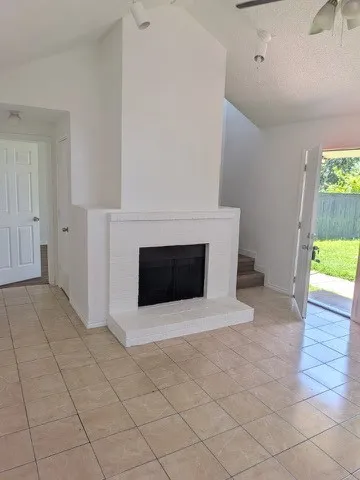 Quadruplex For Rent in Tarrant County , 205 S Kenney Street A, Kennedale, Texas 76060, 2 Bedroom, 2 Bathroom, Garage spaces, 1,186 Sqft, built in 1985, mls#21305121, Real Estate Agent in Kennedale, Homes For Rent in Tarrant county, Homes For Rent in Kennedale, Realtor in Kennedale Texas, Real Estate Brokerage Independent Realty Texas, Luminita Cordes Realtor
