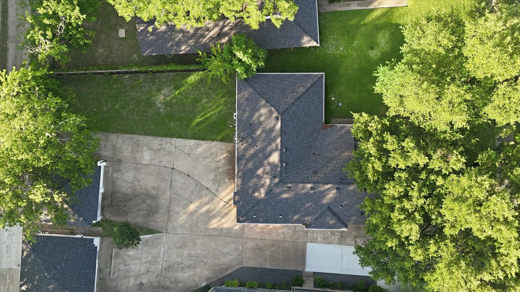 Duplex For Rent in Dallas County , 6607 E Mockingbird Lane, Dallas, Texas 75214, 2 Bedroom, 1 Bathroom, 2 Garage spaces, 847 Sqft, built in 1954, mls#21305141, Real Estate Agent in Dallas, Homes For Rent in Dallas county, Homes For Rent in Dallas, Realtor in Dallas Texas, Real Estate Brokerage Independent Realty Texas, Luminita Cordes Realtor