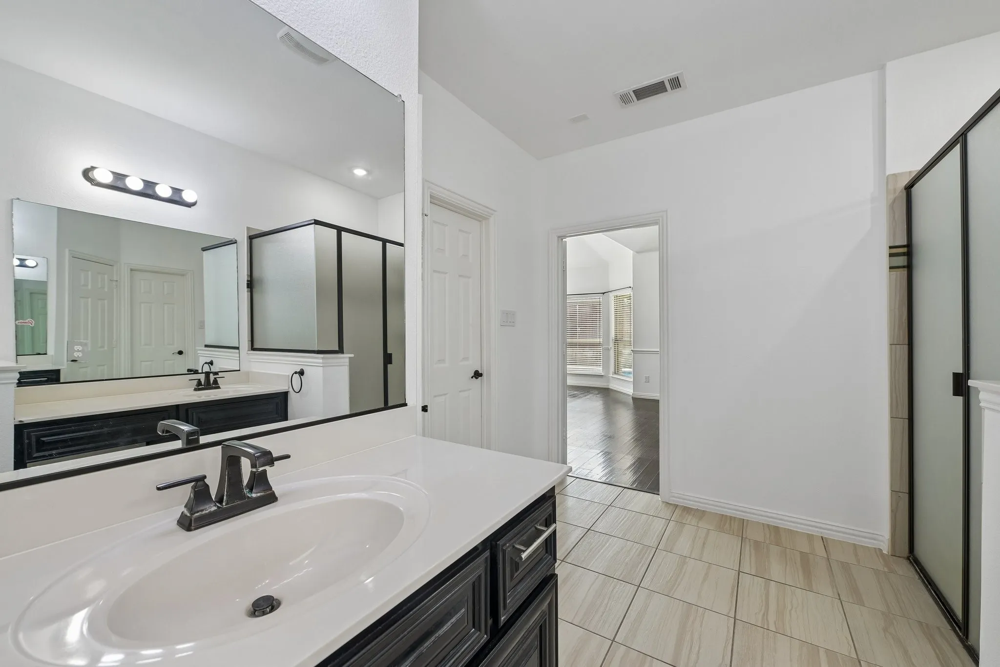 Single Family Residence For Sale in Denton County , 720 Yarrow Street, Little Elm, Texas 75068, 6 Bedroom, 4 Bathroom, 2 Garage spaces, 4,287 Sqft, built in 2016, mls#21304047, Real Estate Agent in Little Elm, Homes For Sale in Denton county, Homes For Sale in Little Elm, Realtor in Little Elm Texas, Real Estate Brokerage Independent Realty Texas, Luminita Cordes Realtor
