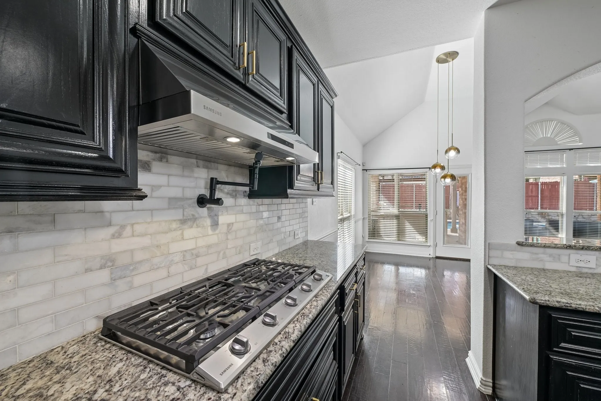 Single Family Residence For Sale in Denton County , 720 Yarrow Street, Little Elm, Texas 75068, 6 Bedroom, 4 Bathroom, 2 Garage spaces, 4,287 Sqft, built in 2016, mls#21304047, Real Estate Agent in Little Elm, Homes For Sale in Denton county, Homes For Sale in Little Elm, Realtor in Little Elm Texas, Real Estate Brokerage Independent Realty Texas, Luminita Cordes Realtor