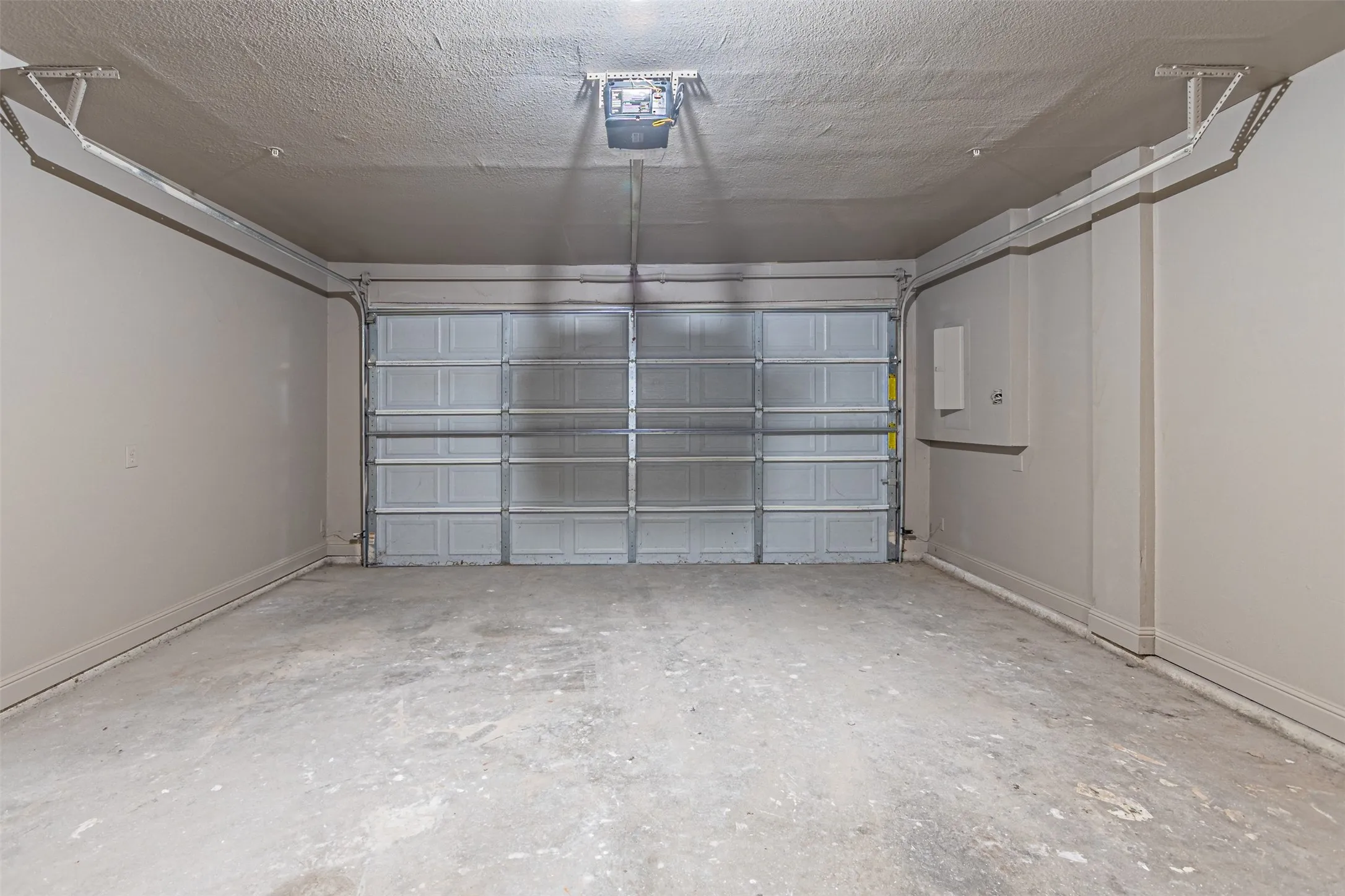 Townhouse For Rent in Dallas County , 2316 Stutz Drive A, Dallas, Texas 75235, 2 Bedroom, 3 Bathroom, 2 Garage spaces, 1,862 Sqft, built in 2006, mls#21305172, Real Estate Agent in Dallas, Homes For Rent in Dallas county, Homes For Rent in Dallas, Realtor in Dallas Texas, Real Estate Brokerage Independent Realty Texas, Luminita Cordes Realtor