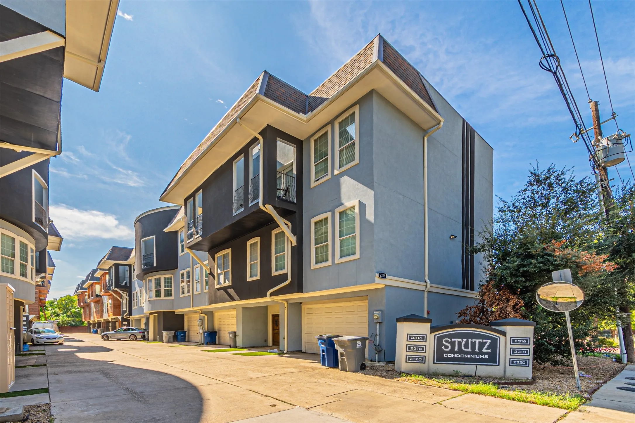 Townhouse For Rent in Dallas County , 2316 Stutz Drive A, Dallas, Texas 75235, 2 Bedroom, 3 Bathroom, 2 Garage spaces, 1,862 Sqft, built in 2006, mls#21305172, Real Estate Agent in Dallas, Homes For Rent in Dallas county, Homes For Rent in Dallas, Realtor in Dallas Texas, Real Estate Brokerage Independent Realty Texas, Luminita Cordes Realtor