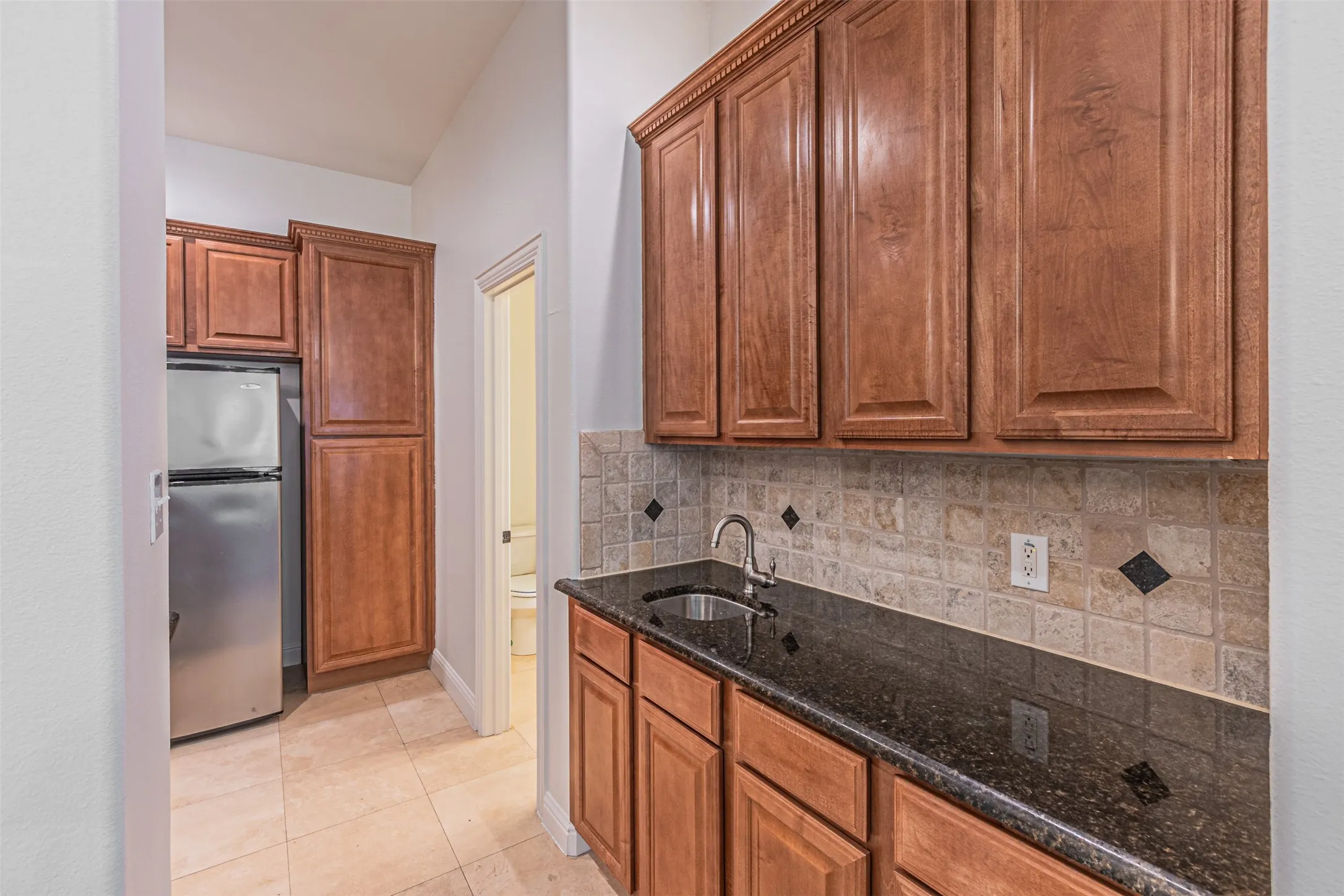 Townhouse For Rent in Dallas County , 2316 Stutz Drive A, Dallas, Texas 75235, 2 Bedroom, 3 Bathroom, 2 Garage spaces, 1,862 Sqft, built in 2006, mls#21305172, Real Estate Agent in Dallas, Homes For Rent in Dallas county, Homes For Rent in Dallas, Realtor in Dallas Texas, Real Estate Brokerage Independent Realty Texas, Luminita Cordes Realtor