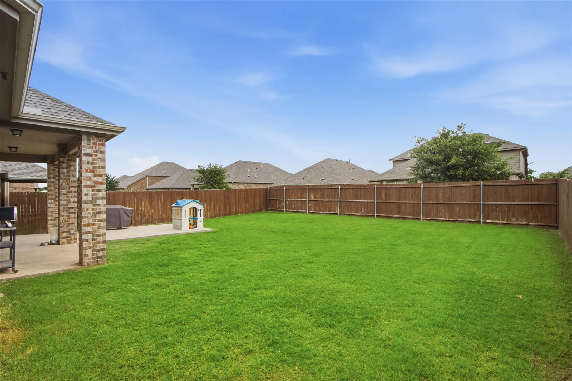 Single Family Residence For Sale in Denton County , 4317 Lakeview Drive, Frisco, Texas 75036, 4 Bedroom, 4 Bathroom, 2 Garage spaces, 2,874 Sqft, built in 2018, mls#21305103, Real Estate Agent in Frisco, Homes For Sale in Denton county, Homes For Sale in Frisco, Realtor in Frisco Texas, Real Estate Brokerage Independent Realty Texas, Luminita Cordes Realtor