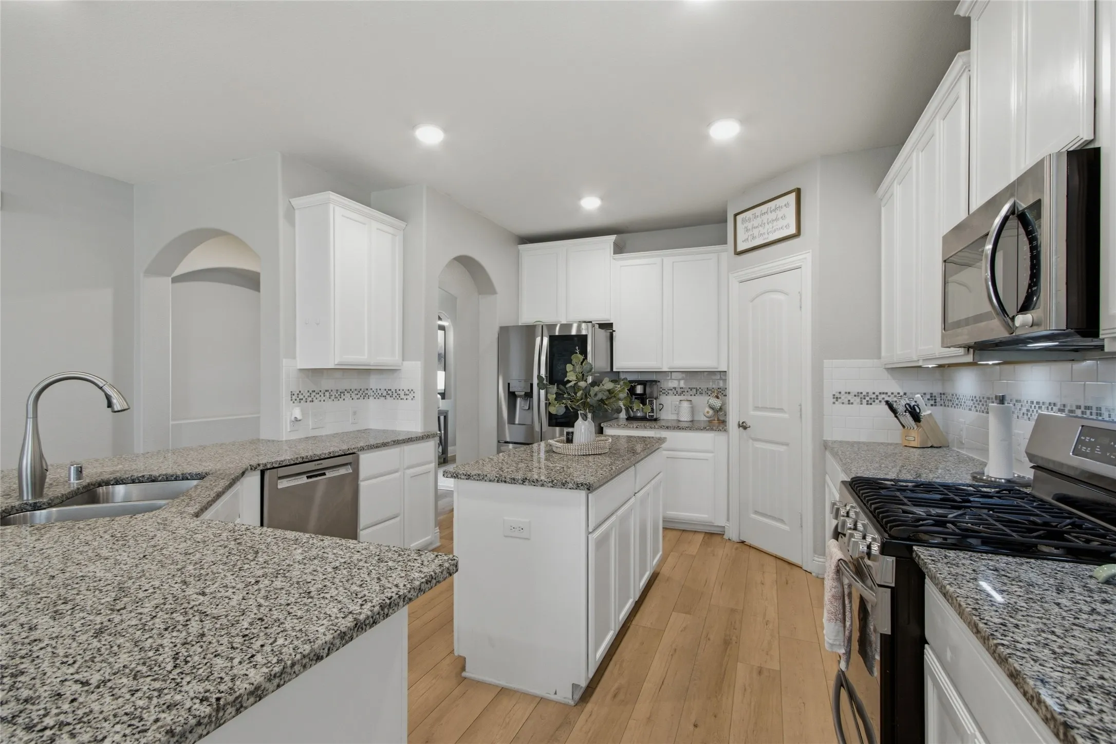 Single Family Residence For Sale in Denton County , 4317 Lakeview Drive, Frisco, Texas 75036, 4 Bedroom, 4 Bathroom, 2 Garage spaces, 2,874 Sqft, built in 2018, mls#21305103, Real Estate Agent in Frisco, Homes For Sale in Denton county, Homes For Sale in Frisco, Realtor in Frisco Texas, Real Estate Brokerage Independent Realty Texas, Luminita Cordes Realtor