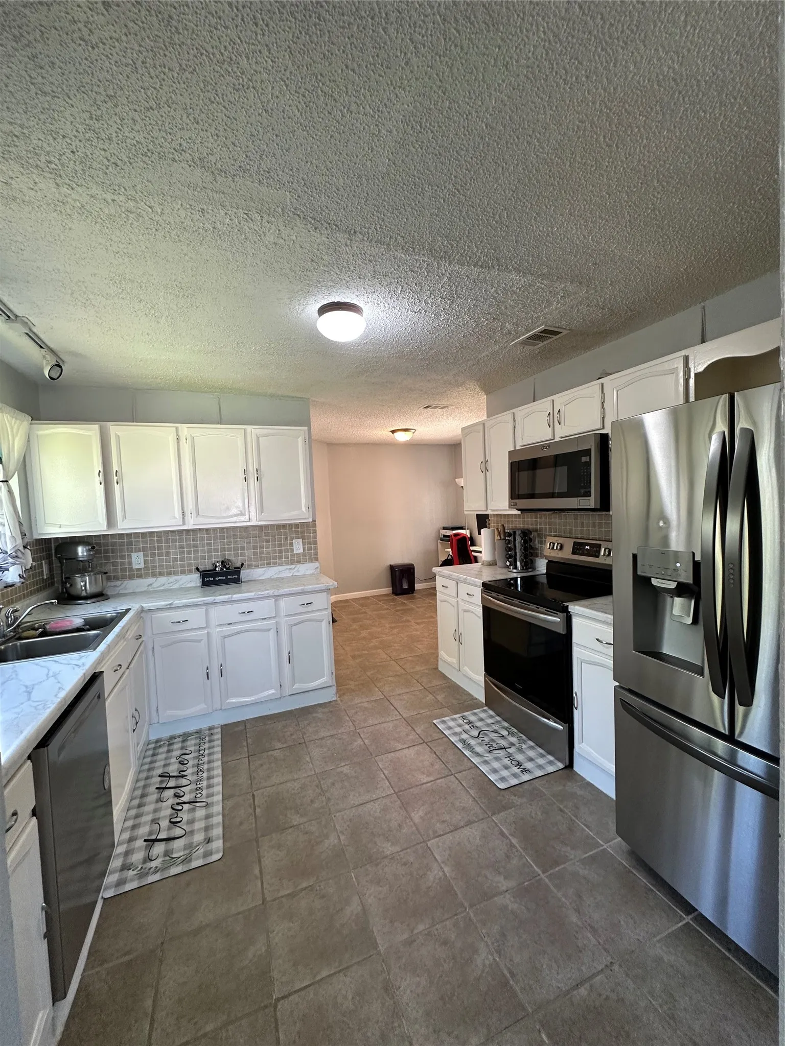 Single Family Residence For Rent in Dallas County , 884 Bitternut Drive, Coppell, Texas 75019, 3 Bedrooms, 2 Bathrooms, 2 Garage spaces, 1,545 Sqft, built in 1983, Price $2,550, mls#21305181, Real Estate Agent in Coppell, Homes For Rent in Dallas county, Homes For Rent in Coppell, Realtor in Coppell Texas, Real Estate Brokerage Independent Realty Texas, Luminita Cordes Realtor