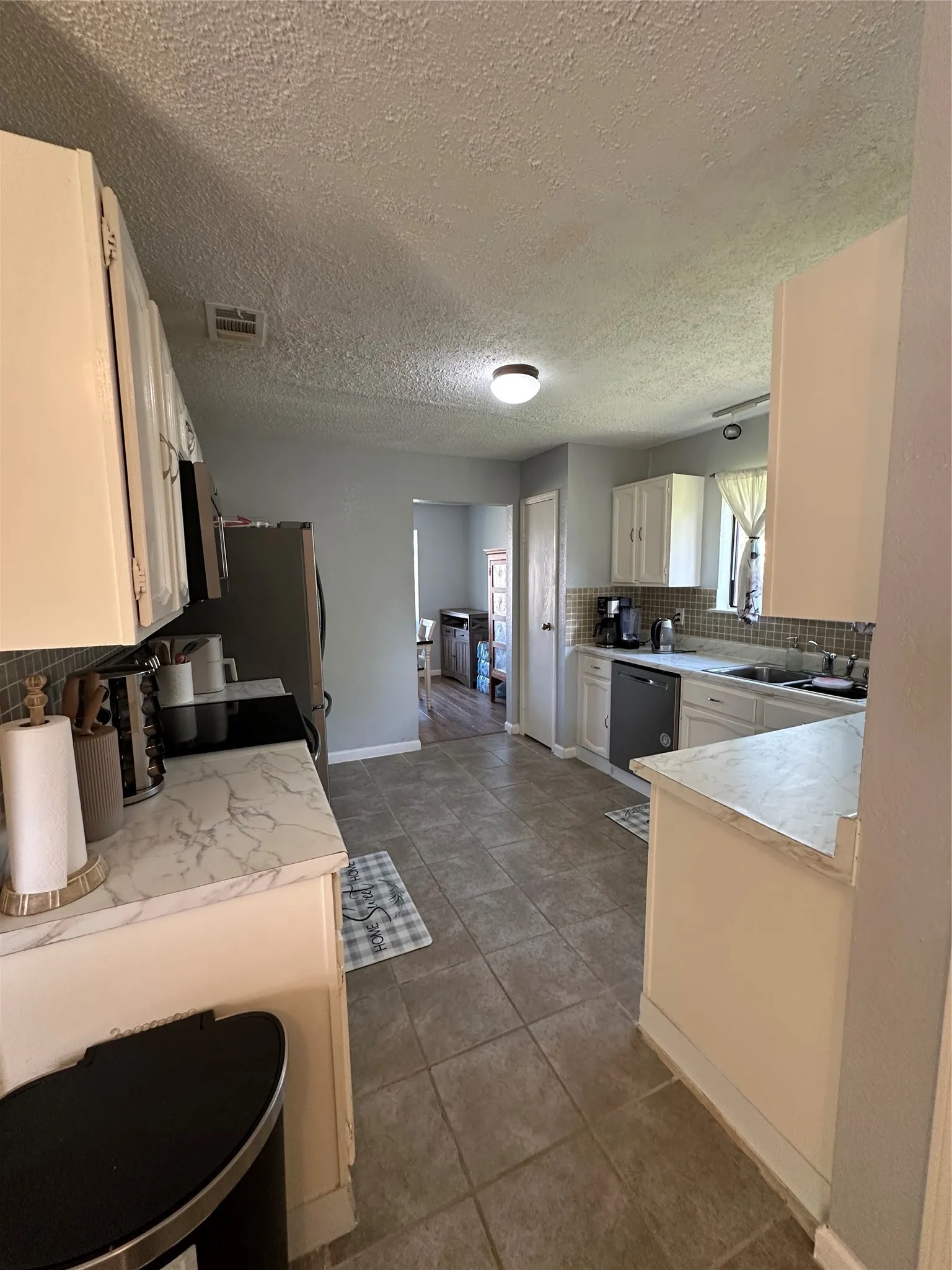 Single Family Residence For Rent in Dallas County , 884 Bitternut Drive, Coppell, Texas 75019, 3 Bedrooms, 2 Bathrooms, 2 Garage spaces, 1,545 Sqft, built in 1983, Price $2,550, mls#21305181, Real Estate Agent in Coppell, Homes For Rent in Dallas county, Homes For Rent in Coppell, Realtor in Coppell Texas, Real Estate Brokerage Independent Realty Texas, Luminita Cordes Realtor