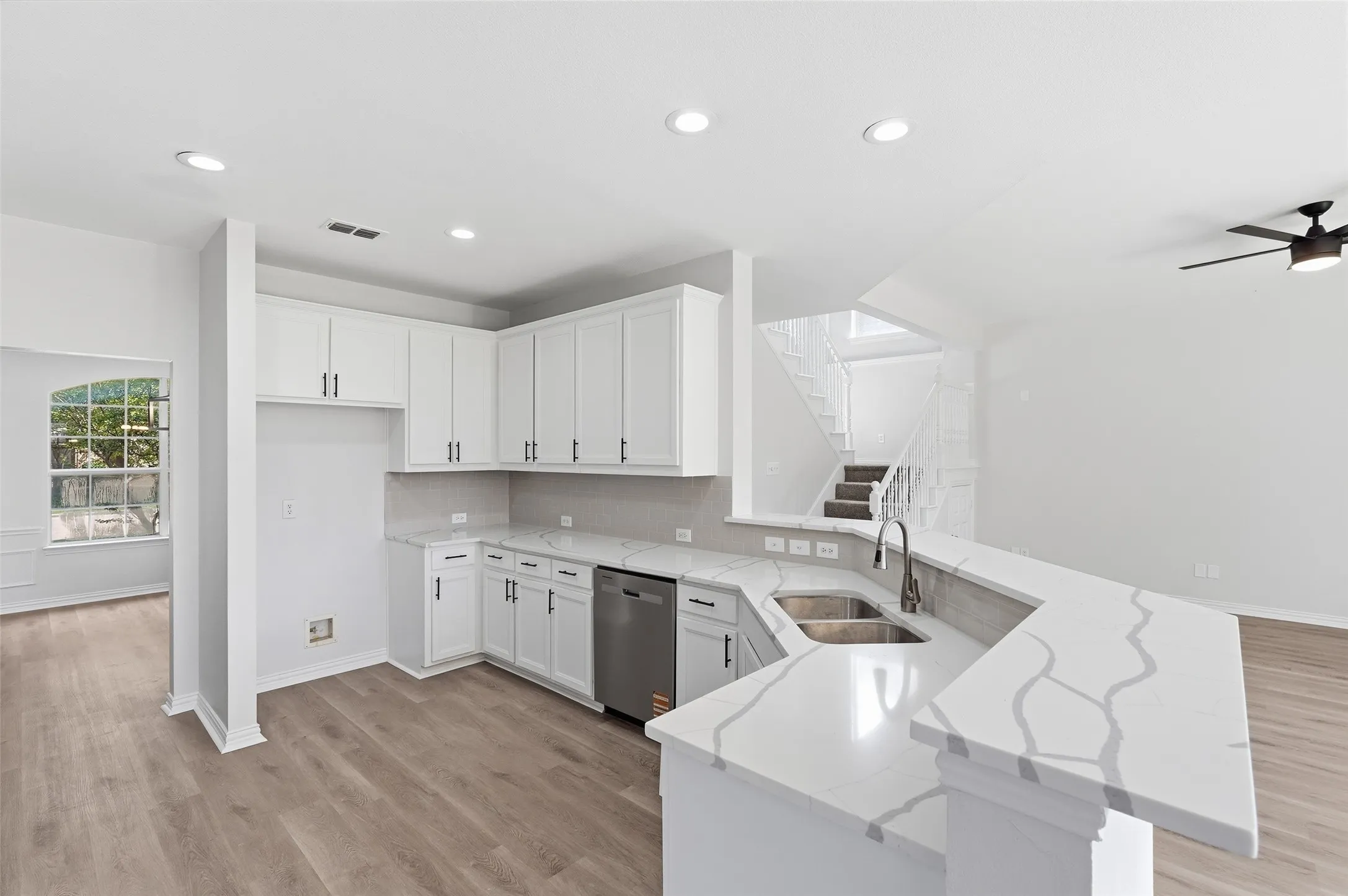 Single Family Residence For Sale in Denton County , 2649 Whispering Trail, Little Elm, Texas 75068, 5 Bedroom, 4 Bathroom, 2 Garage spaces, 3,508 Sqft, built in 2004, mls#21303368, Real Estate Agent in Little Elm, Homes For Sale in Denton county, Homes For Sale in Little Elm, Realtor in Little Elm Texas, Real Estate Brokerage Independent Realty Texas, Luminita Cordes Realtor