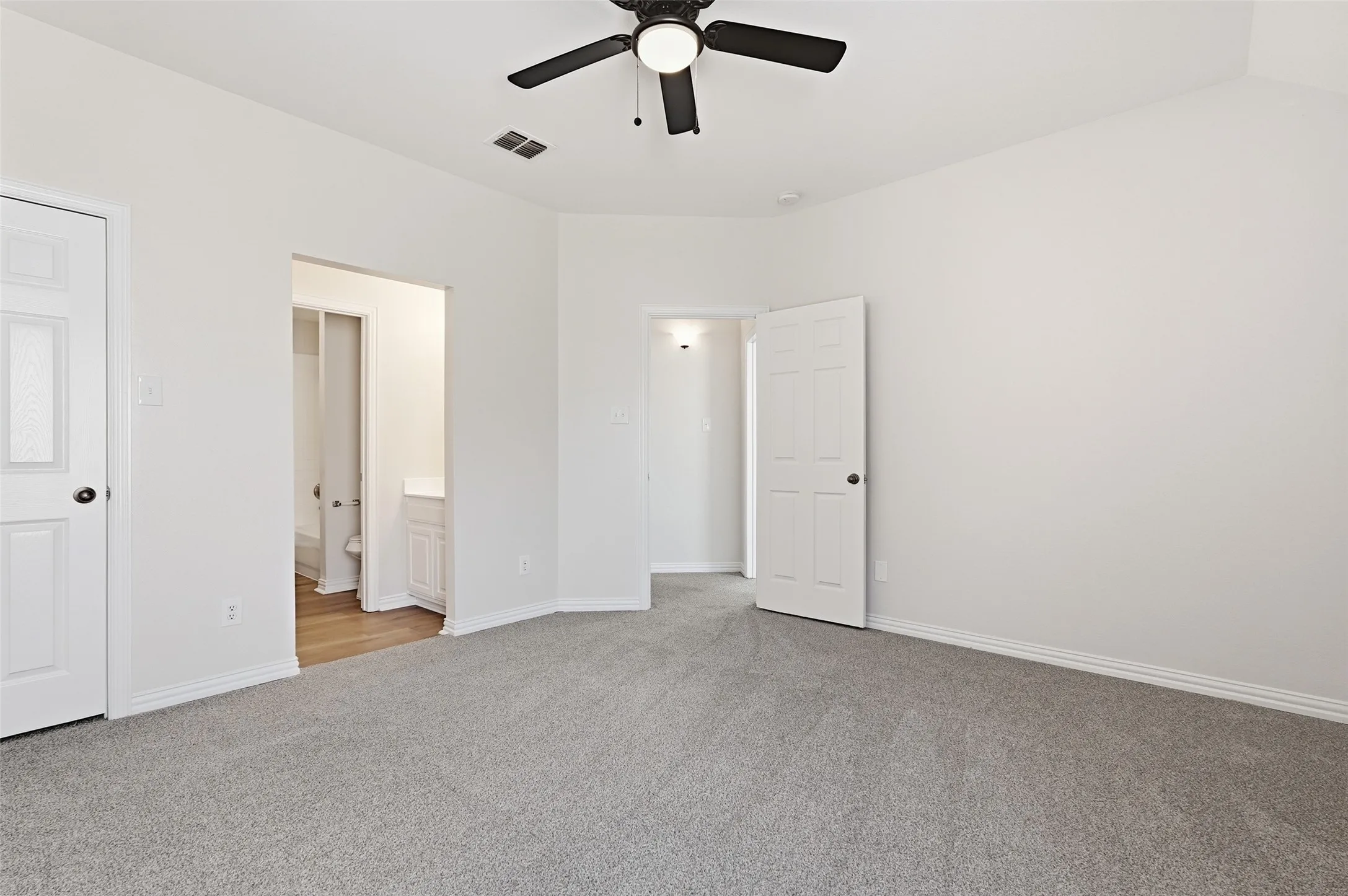 Single Family Residence For Sale in Denton County , 2649 Whispering Trail, Little Elm, Texas 75068, 5 Bedroom, 4 Bathroom, 2 Garage spaces, 3,508 Sqft, built in 2004, mls#21303368, Real Estate Agent in Little Elm, Homes For Sale in Denton county, Homes For Sale in Little Elm, Realtor in Little Elm Texas, Real Estate Brokerage Independent Realty Texas, Luminita Cordes Realtor