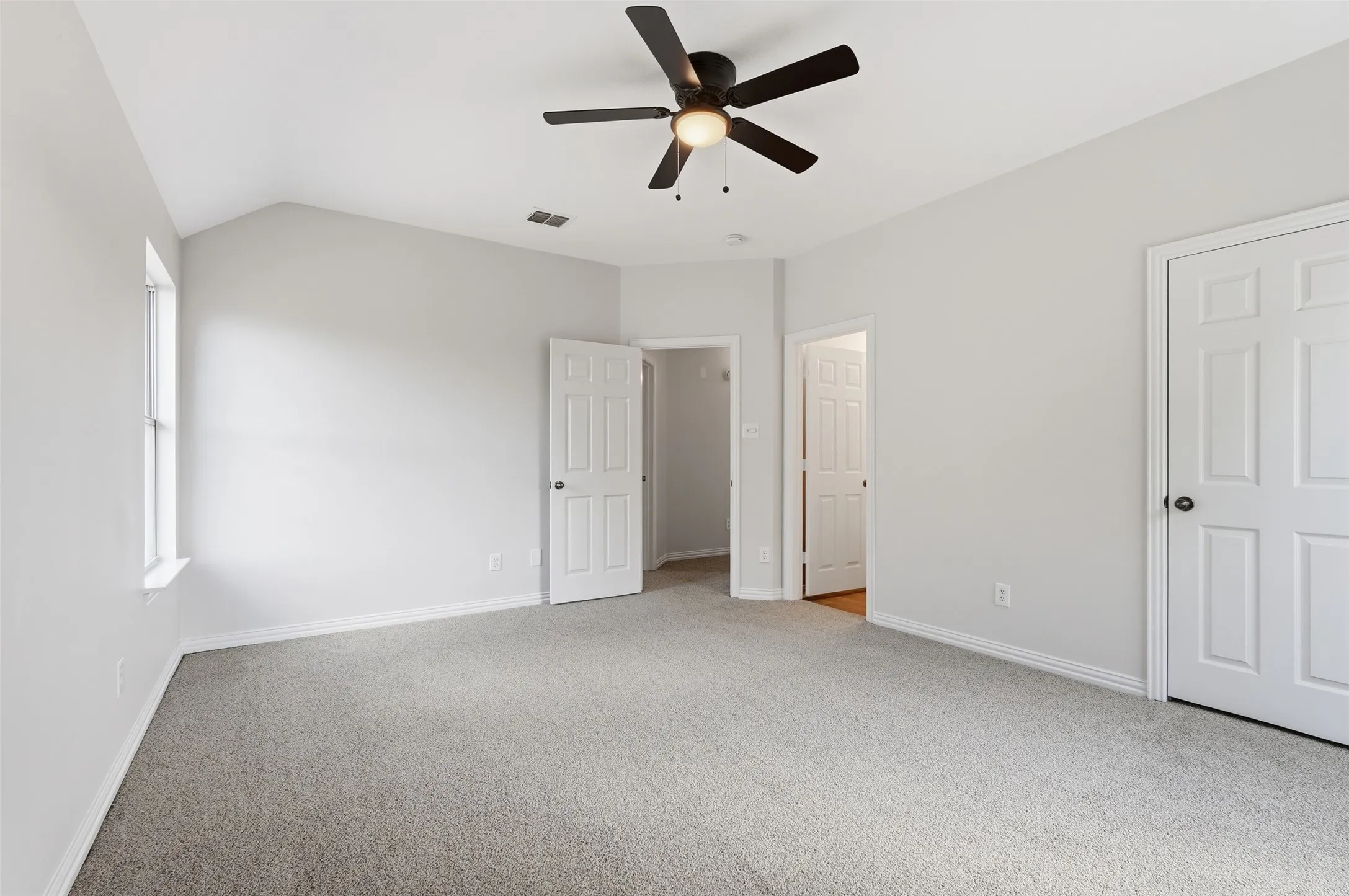 Single Family Residence For Sale in Denton County , 2649 Whispering Trail, Little Elm, Texas 75068, 5 Bedroom, 4 Bathroom, 2 Garage spaces, 3,508 Sqft, built in 2004, mls#21303368, Real Estate Agent in Little Elm, Homes For Sale in Denton county, Homes For Sale in Little Elm, Realtor in Little Elm Texas, Real Estate Brokerage Independent Realty Texas, Luminita Cordes Realtor