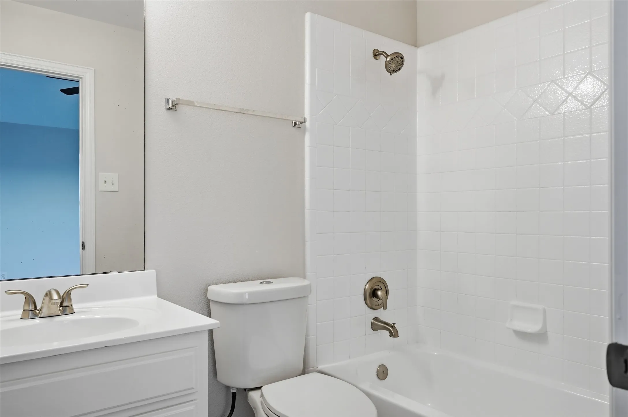 Single Family Residence For Sale in Denton County , 2649 Whispering Trail, Little Elm, Texas 75068, 5 Bedroom, 4 Bathroom, 2 Garage spaces, 3,508 Sqft, built in 2004, mls#21303368, Real Estate Agent in Little Elm, Homes For Sale in Denton county, Homes For Sale in Little Elm, Realtor in Little Elm Texas, Real Estate Brokerage Independent Realty Texas, Luminita Cordes Realtor