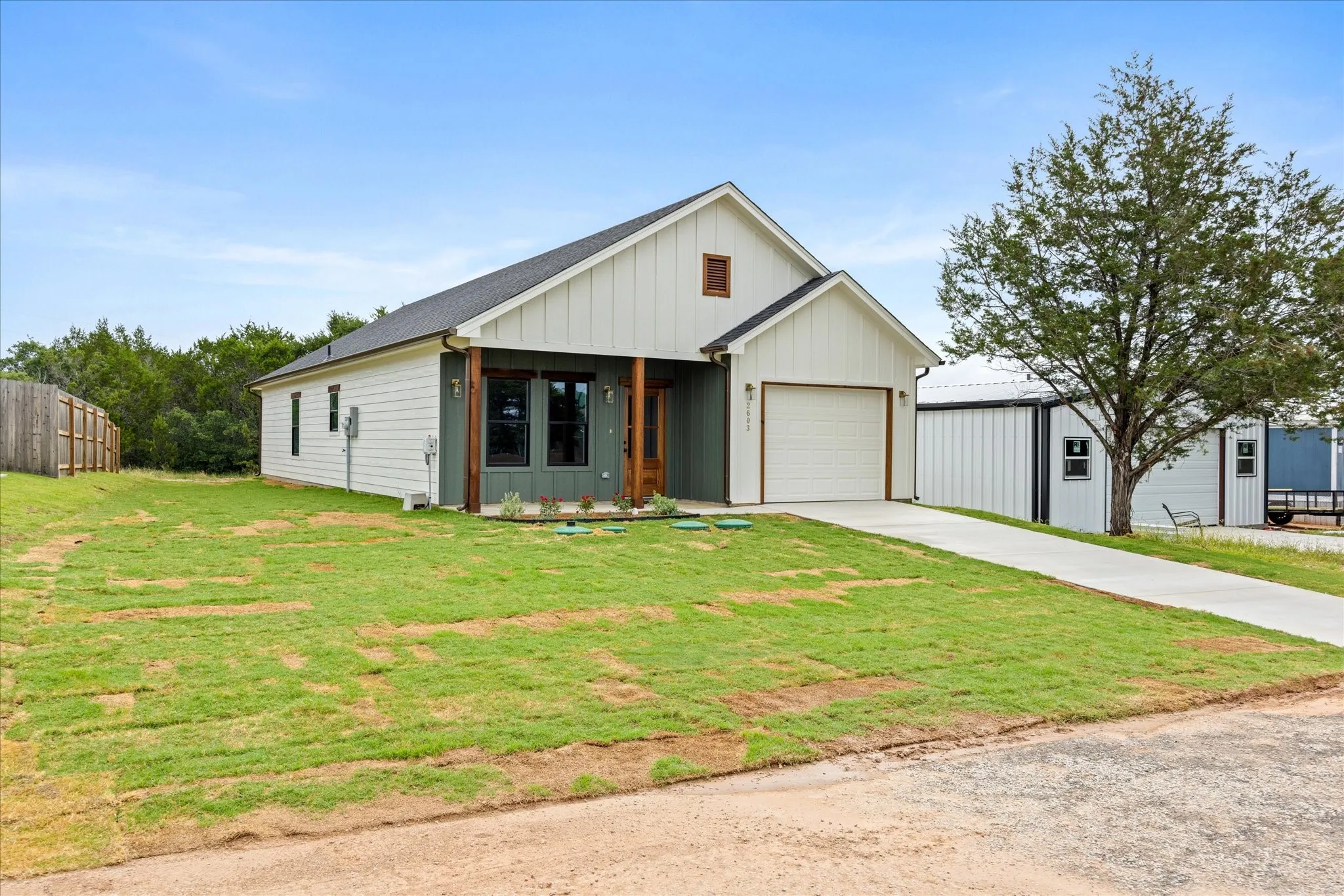 Single Family Residence For Sale in Hood County , 2603 Creekview Drive, Granbury, Texas 76048, 3 Bedroom, 2 Bathroom, 1 Garage spaces, 1,292 Sqft, built in 2026, mls#21304479, Real Estate Agent in Granbury, Homes For Sale in Hood county, Homes For Sale in Granbury, Realtor in Granbury Texas, Real Estate Brokerage Independent Realty Texas, Luminita Cordes Realtor