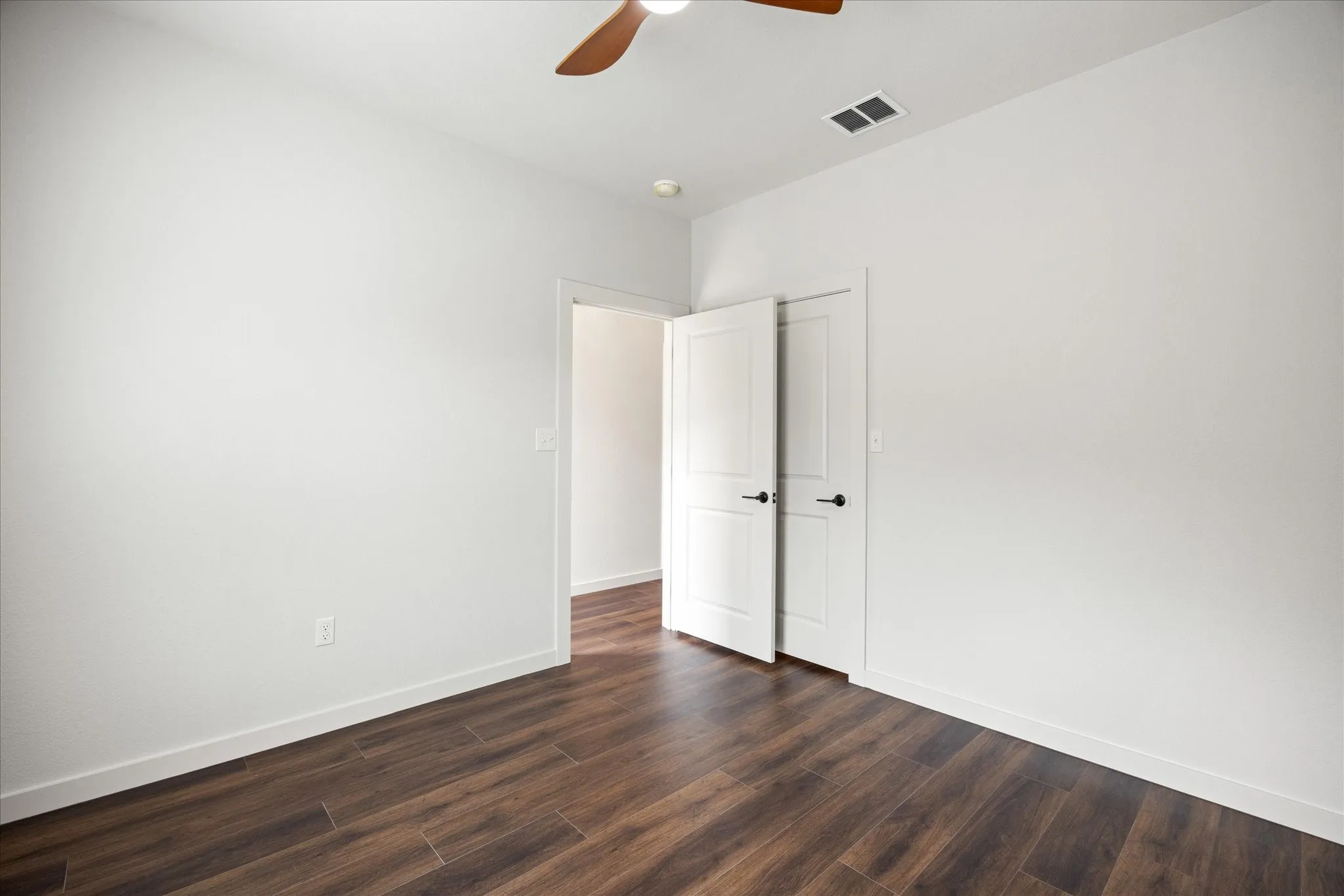 Single Family Residence For Sale in Hood County , 2603 Creekview Drive, Granbury, Texas 76048, 3 Bedroom, 2 Bathroom, 1 Garage spaces, 1,292 Sqft, built in 2026, mls#21304479, Real Estate Agent in Granbury, Homes For Sale in Hood county, Homes For Sale in Granbury, Realtor in Granbury Texas, Real Estate Brokerage Independent Realty Texas, Luminita Cordes Realtor