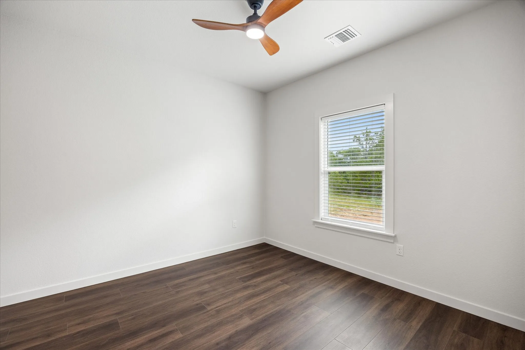 Single Family Residence For Sale in Hood County , 2603 Creekview Drive, Granbury, Texas 76048, 3 Bedroom, 2 Bathroom, 1 Garage spaces, 1,292 Sqft, built in 2026, mls#21304479, Real Estate Agent in Granbury, Homes For Sale in Hood county, Homes For Sale in Granbury, Realtor in Granbury Texas, Real Estate Brokerage Independent Realty Texas, Luminita Cordes Realtor