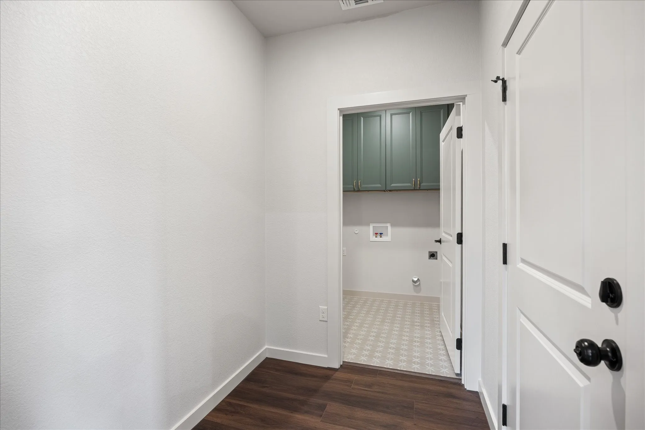 Single Family Residence For Sale in Hood County , 2603 Creekview Drive, Granbury, Texas 76048, 3 Bedroom, 2 Bathroom, 1 Garage spaces, 1,292 Sqft, built in 2026, mls#21304479, Real Estate Agent in Granbury, Homes For Sale in Hood county, Homes For Sale in Granbury, Realtor in Granbury Texas, Real Estate Brokerage Independent Realty Texas, Luminita Cordes Realtor