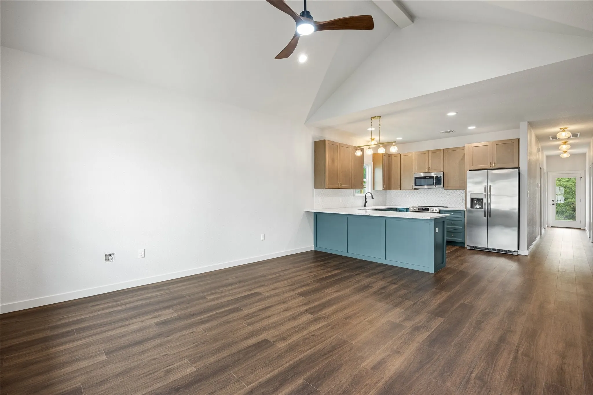 Single Family Residence For Sale in Hood County , 2603 Creekview Drive, Granbury, Texas 76048, 3 Bedroom, 2 Bathroom, 1 Garage spaces, 1,292 Sqft, built in 2026, mls#21304479, Real Estate Agent in Granbury, Homes For Sale in Hood county, Homes For Sale in Granbury, Realtor in Granbury Texas, Real Estate Brokerage Independent Realty Texas, Luminita Cordes Realtor