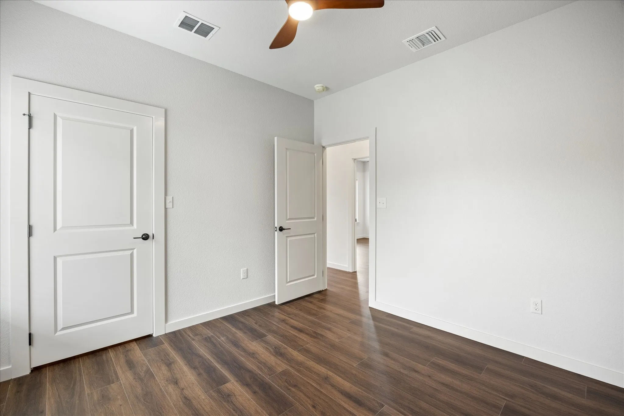 Single Family Residence For Sale in Hood County , 2603 Creekview Drive, Granbury, Texas 76048, 3 Bedroom, 2 Bathroom, 1 Garage spaces, 1,292 Sqft, built in 2026, mls#21304479, Real Estate Agent in Granbury, Homes For Sale in Hood county, Homes For Sale in Granbury, Realtor in Granbury Texas, Real Estate Brokerage Independent Realty Texas, Luminita Cordes Realtor