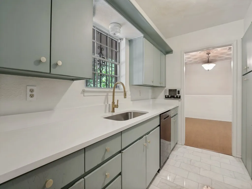 Single Family Residence For Sale in Dallas County , 3536 Rio Grande Avenue, Dallas, Texas 75233, 2 Bedroom, 2 Bathroom, Garage spaces, 1,496 Sqft, built in 1968, mls#21304814, Real Estate Agent in Dallas, Homes For Sale in Dallas county, Homes For Sale in Dallas, Realtor in Dallas Texas, Real Estate Brokerage Independent Realty Texas, Luminita Cordes Realtor