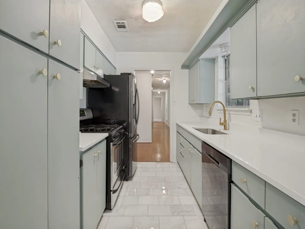 Single Family Residence For Sale in Dallas County , 3536 Rio Grande Avenue, Dallas, Texas 75233, 2 Bedroom, 2 Bathroom, Garage spaces, 1,496 Sqft, built in 1968, mls#21304814, Real Estate Agent in Dallas, Homes For Sale in Dallas county, Homes For Sale in Dallas, Realtor in Dallas Texas, Real Estate Brokerage Independent Realty Texas, Luminita Cordes Realtor
