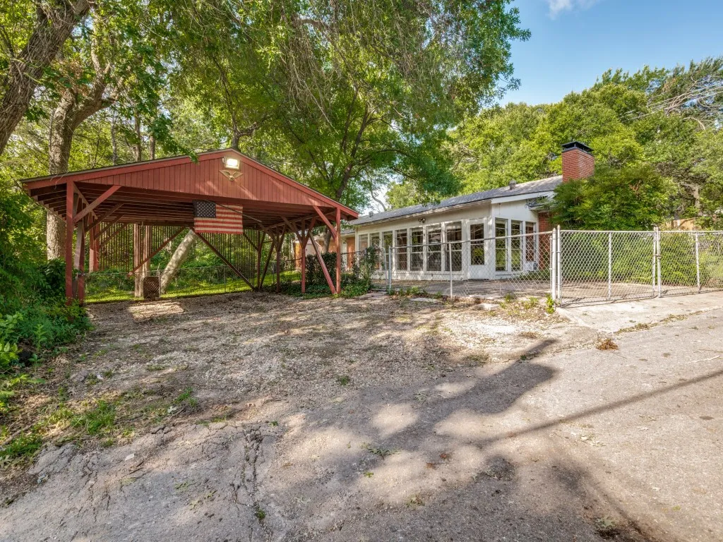 Single Family Residence For Sale in Dallas County , 3536 Rio Grande Avenue, Dallas, Texas 75233, 2 Bedroom, 2 Bathroom, Garage spaces, 1,496 Sqft, built in 1968, mls#21304814, Real Estate Agent in Dallas, Homes For Sale in Dallas county, Homes For Sale in Dallas, Realtor in Dallas Texas, Real Estate Brokerage Independent Realty Texas, Luminita Cordes Realtor