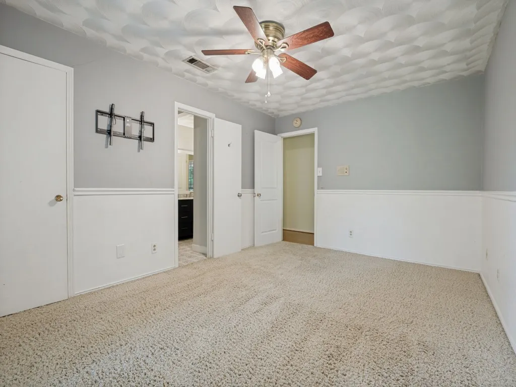 Single Family Residence For Sale in Dallas County , 3536 Rio Grande Avenue, Dallas, Texas 75233, 2 Bedroom, 2 Bathroom, Garage spaces, 1,496 Sqft, built in 1968, mls#21304814, Real Estate Agent in Dallas, Homes For Sale in Dallas county, Homes For Sale in Dallas, Realtor in Dallas Texas, Real Estate Brokerage Independent Realty Texas, Luminita Cordes Realtor