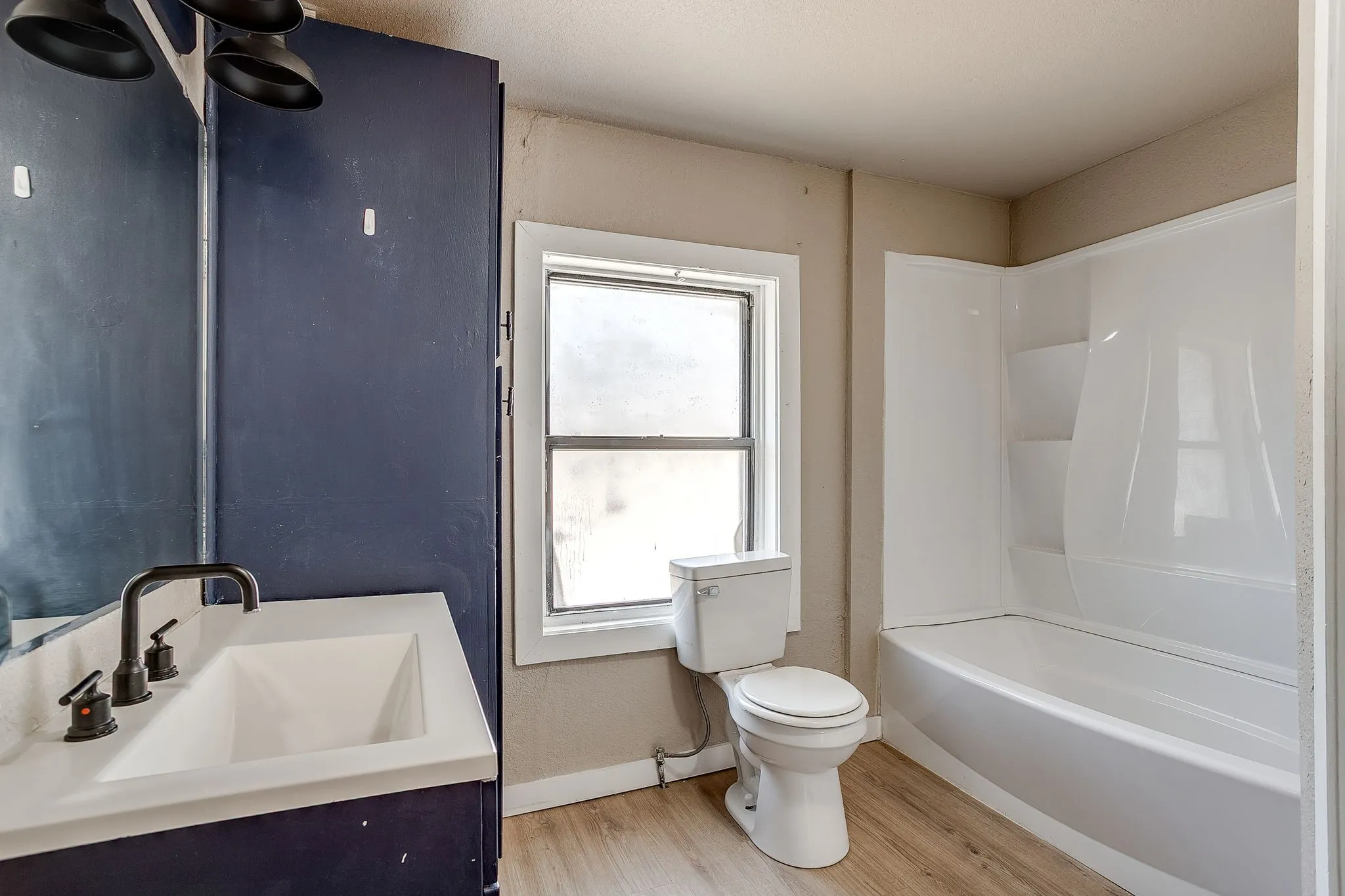 Single Family Residence For Sale in Parker County , 913 Jameson Street, Weatherford, Texas 76086, 2 Bedroom, 1 Bathroom, Garage spaces, 873 Sqft, built in 1950, mls#21305104, Real Estate Agent in Weatherford, Homes For Sale in Parker county, Homes For Sale in Weatherford, Realtor in Weatherford Texas, Real Estate Brokerage Independent Realty Texas, Luminita Cordes Realtor