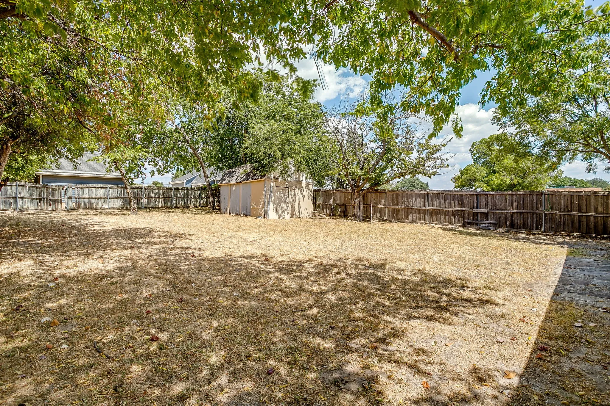 Single Family Residence For Sale in Parker County , 913 Jameson Street, Weatherford, Texas 76086, 2 Bedroom, 1 Bathroom, Garage spaces, 873 Sqft, built in 1950, mls#21305104, Real Estate Agent in Weatherford, Homes For Sale in Parker county, Homes For Sale in Weatherford, Realtor in Weatherford Texas, Real Estate Brokerage Independent Realty Texas, Luminita Cordes Realtor
