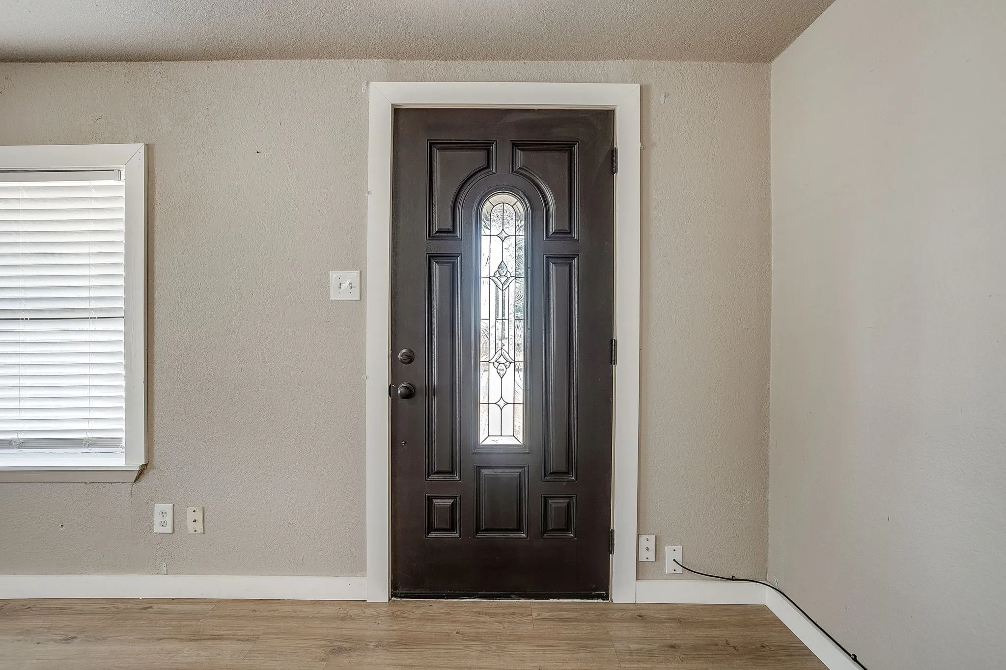 Single Family Residence For Sale in Parker County , 913 Jameson Street, Weatherford, Texas 76086, 2 Bedroom, 1 Bathroom, Garage spaces, 873 Sqft, built in 1950, mls#21305104, Real Estate Agent in Weatherford, Homes For Sale in Parker county, Homes For Sale in Weatherford, Realtor in Weatherford Texas, Real Estate Brokerage Independent Realty Texas, Luminita Cordes Realtor
