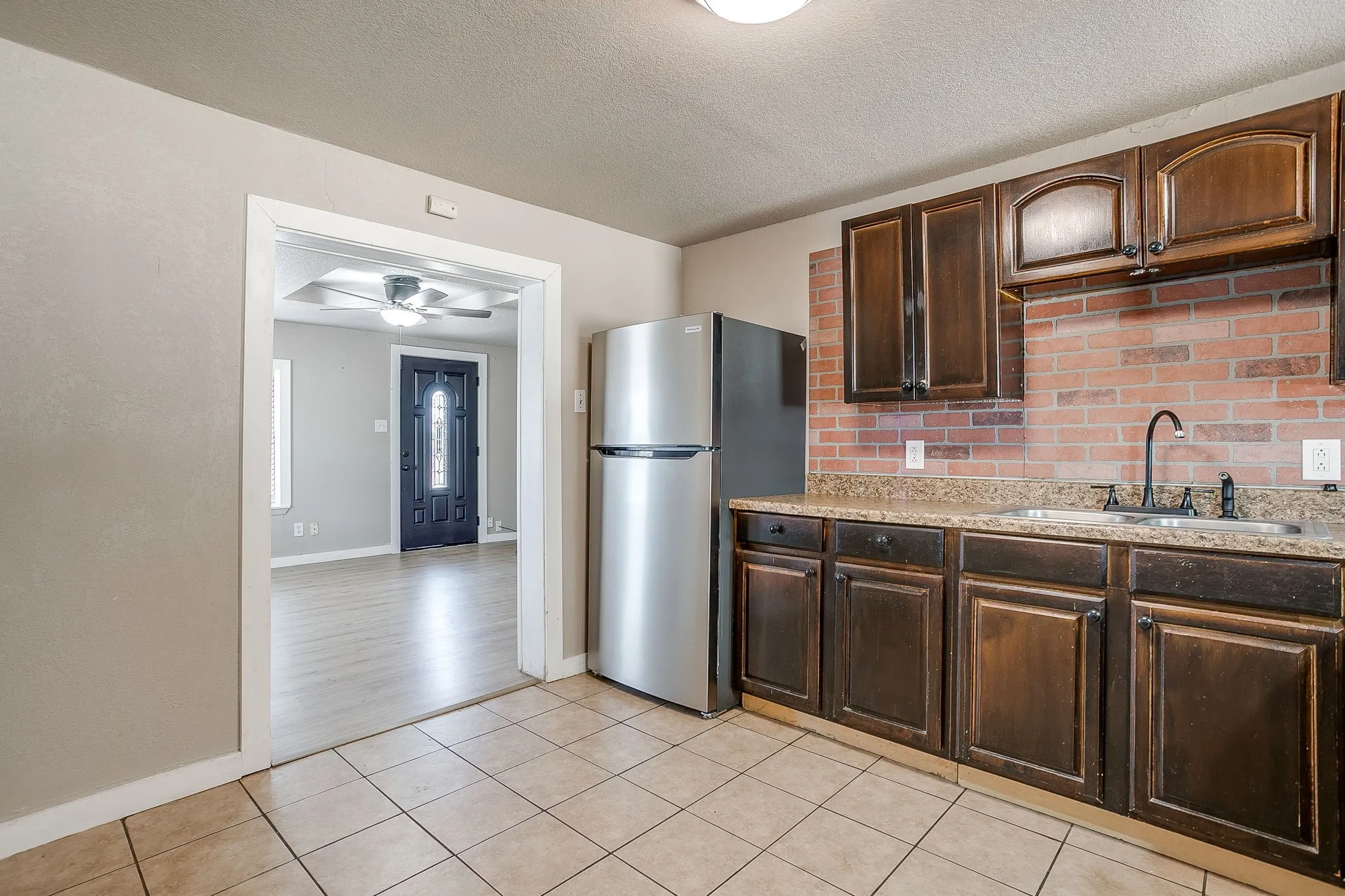Single Family Residence For Sale in Parker County , 913 Jameson Street, Weatherford, Texas 76086, 2 Bedroom, 1 Bathroom, Garage spaces, 873 Sqft, built in 1950, mls#21305104, Real Estate Agent in Weatherford, Homes For Sale in Parker county, Homes For Sale in Weatherford, Realtor in Weatherford Texas, Real Estate Brokerage Independent Realty Texas, Luminita Cordes Realtor